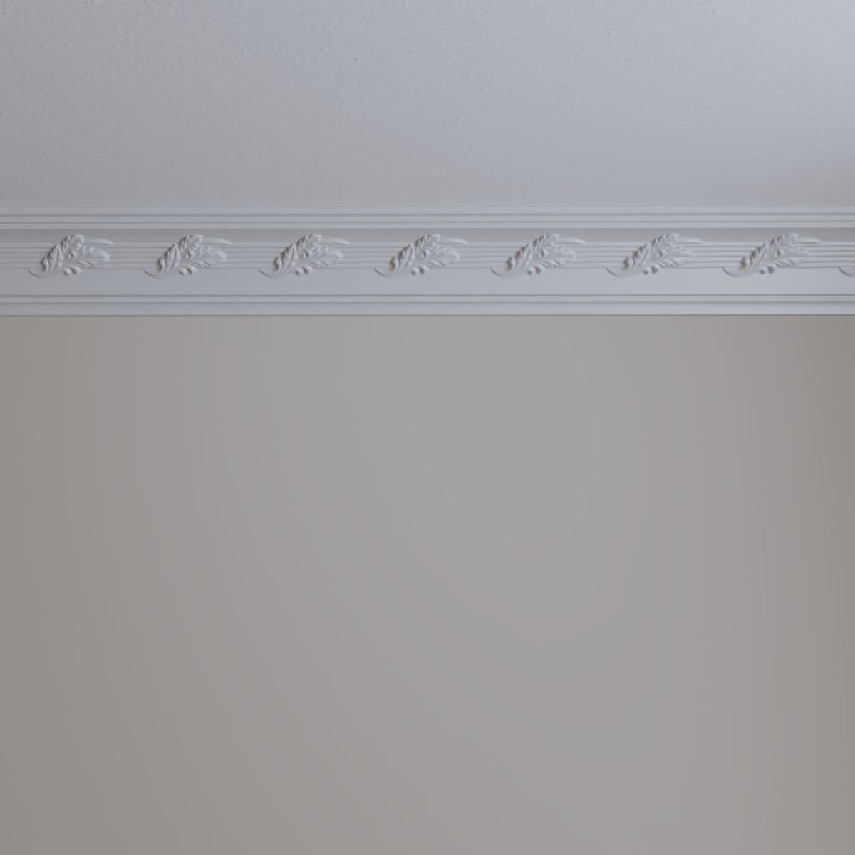 Leaf Twist White Polyurethane Crown Moulding 94.5"