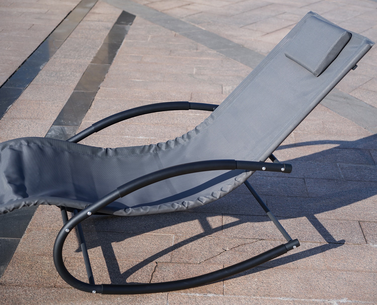 Direct Wicker Modern Gray Chaise Lounge Chair With Headrest Pillow   60948581 