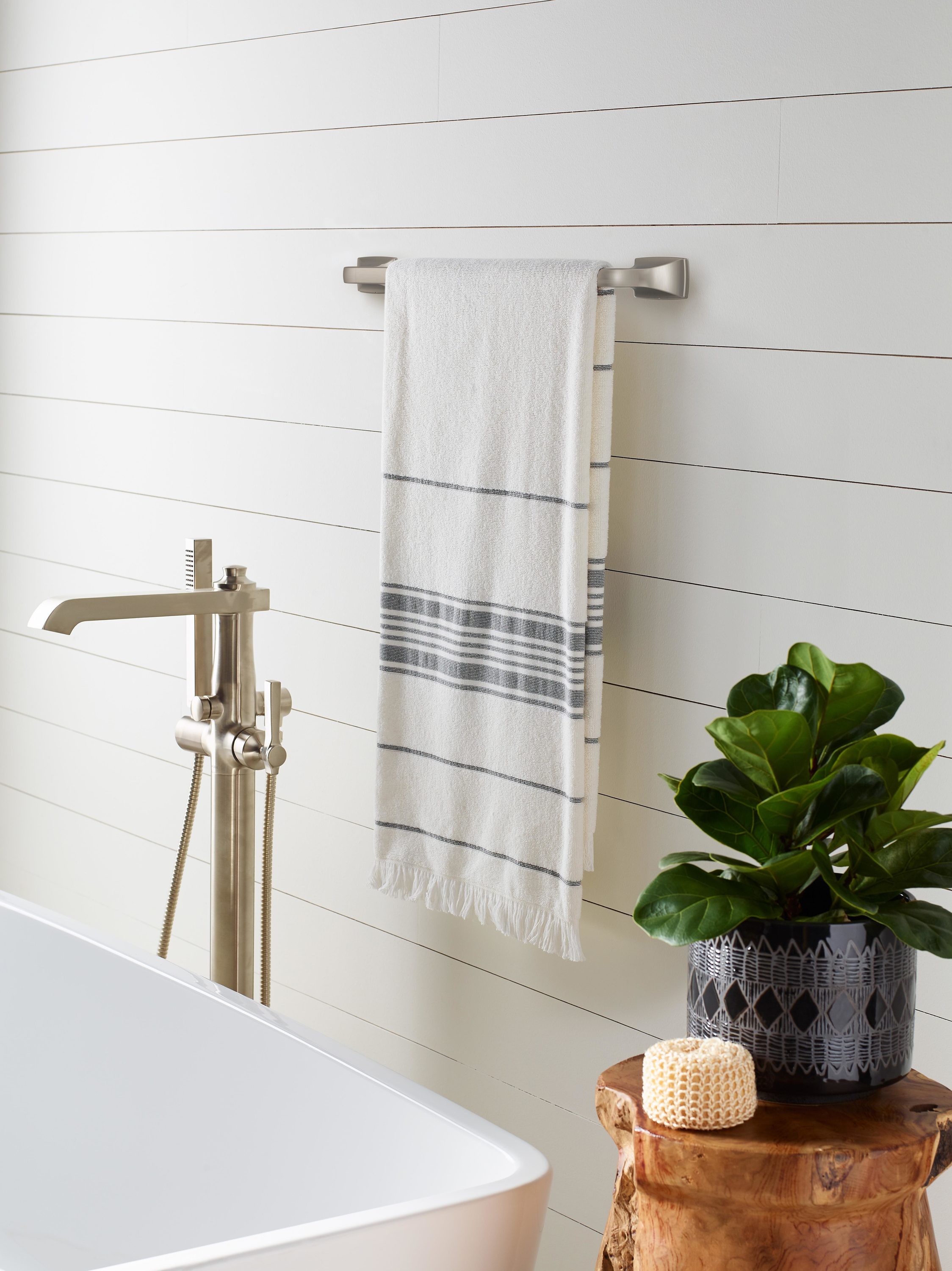 Highland Ridge 18-Inch Brushed Nickel Towel Bar
