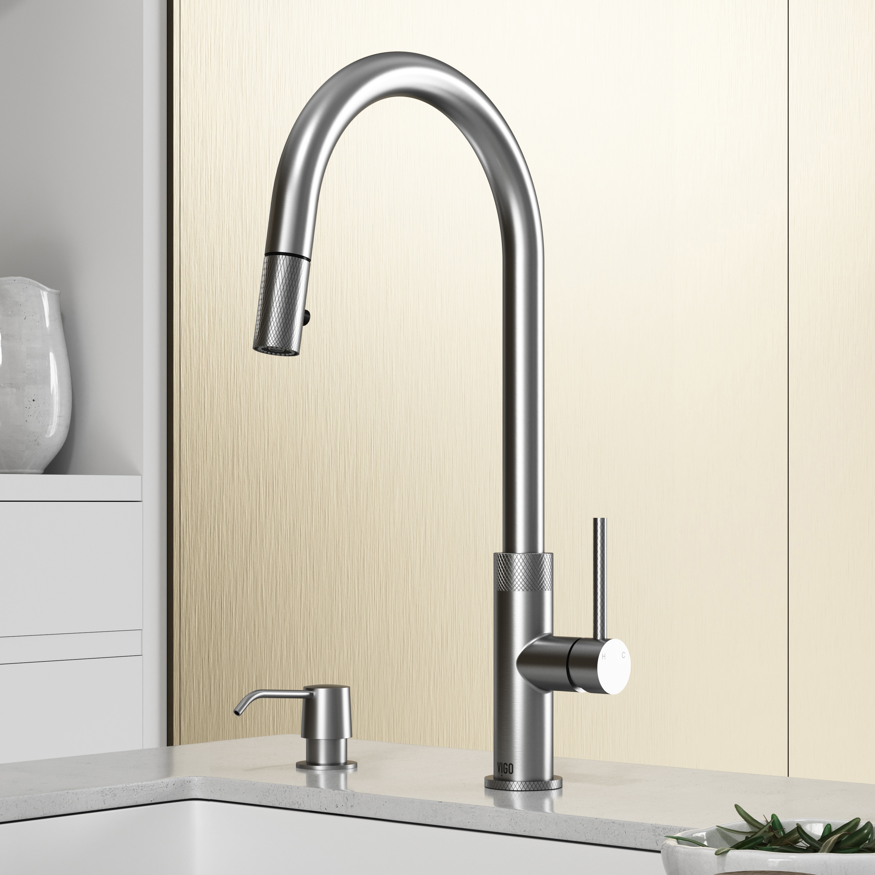 VIGO Bristol Stainless Steel Single Handle Pull Down Kitchen Faucet   48314144 