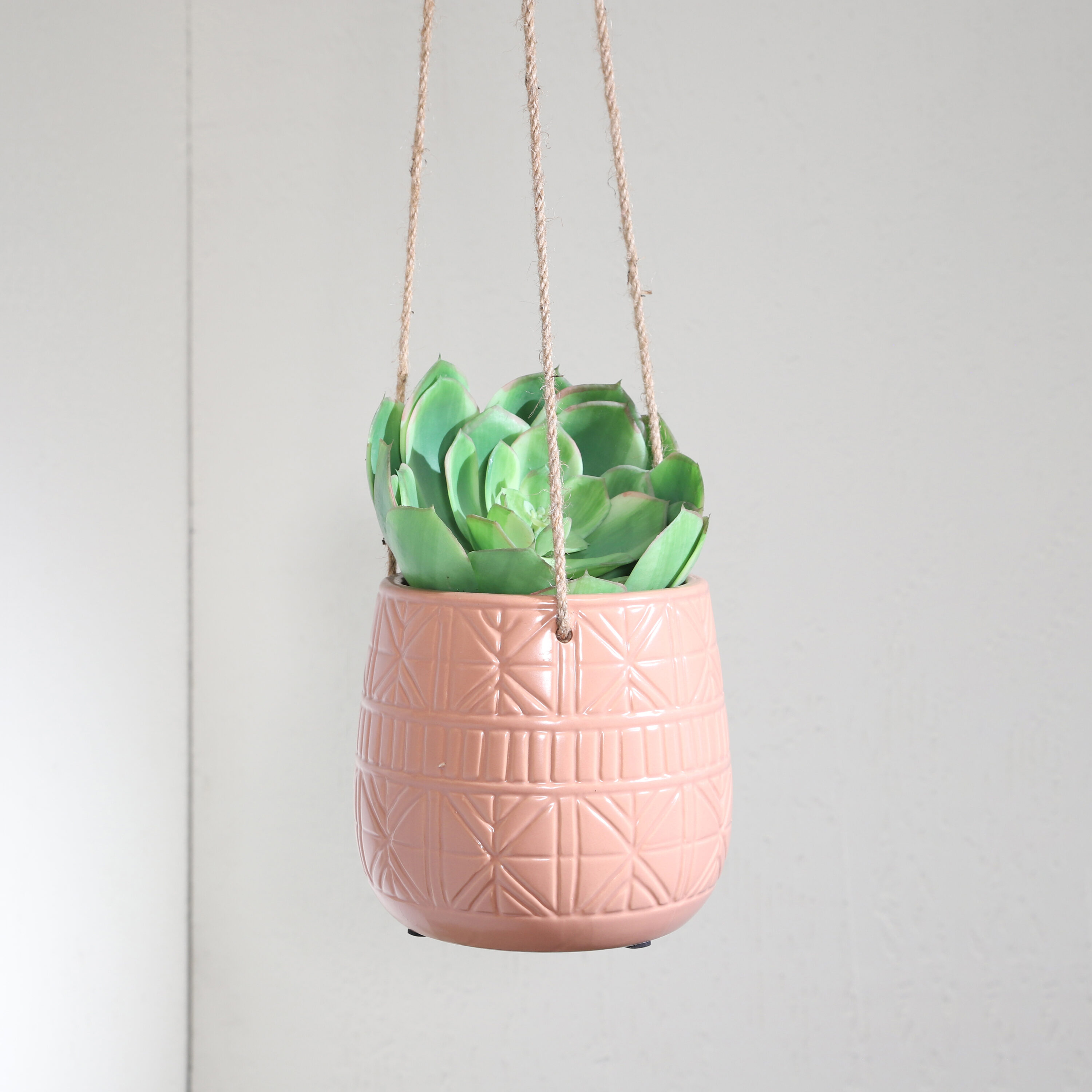 Sagebrook Home 14801-13 Round 7-in W x 6-in H Pink Ceramic Indoor/Outdoor Hanging Planter
