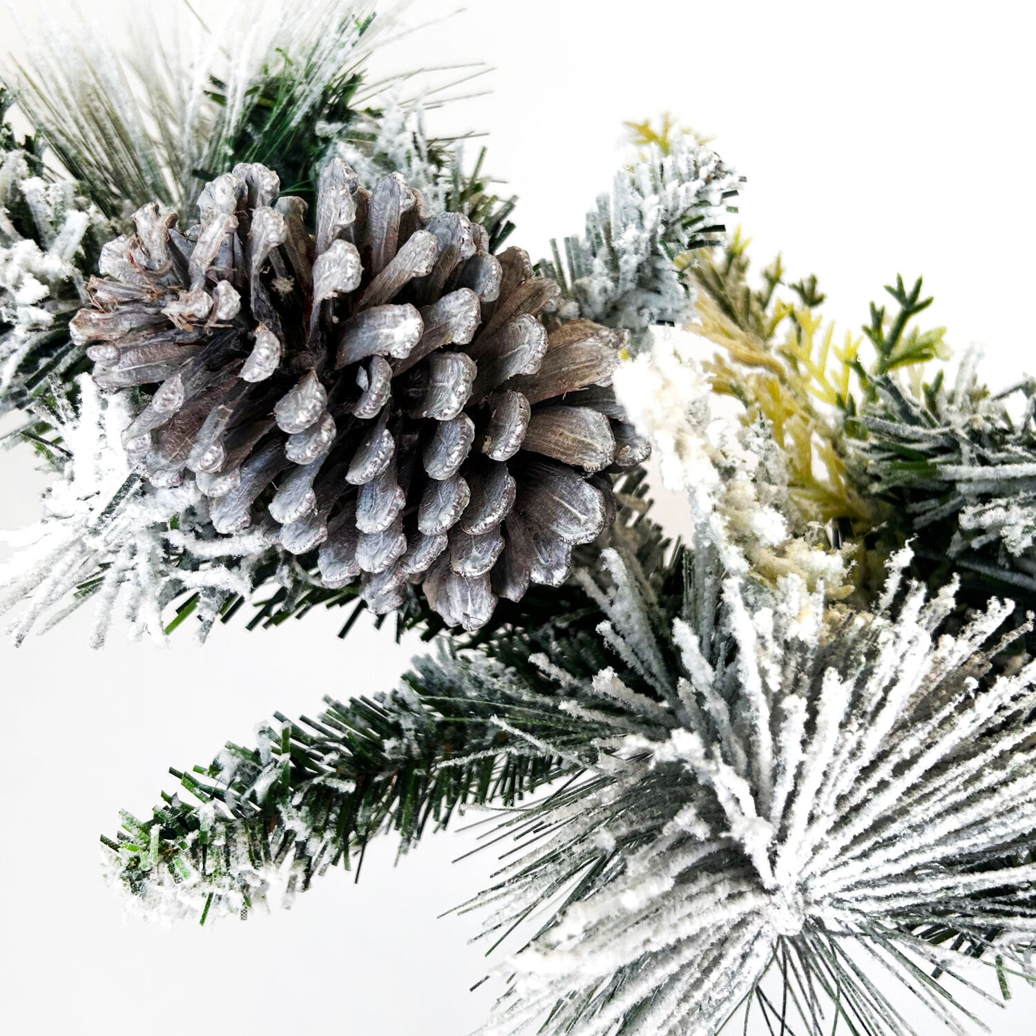 Fraser Hill Farm FF072CHGL001-0SN Artificial-Christmas-Garland - View #13