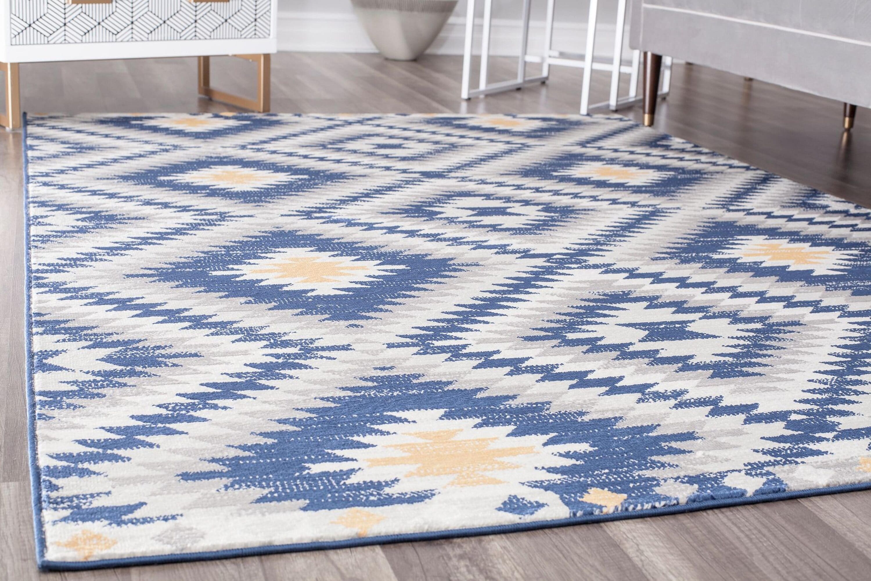 Soleil Reversible Blue Synthetic 5' x 7' Stain-Resistant Area Rug