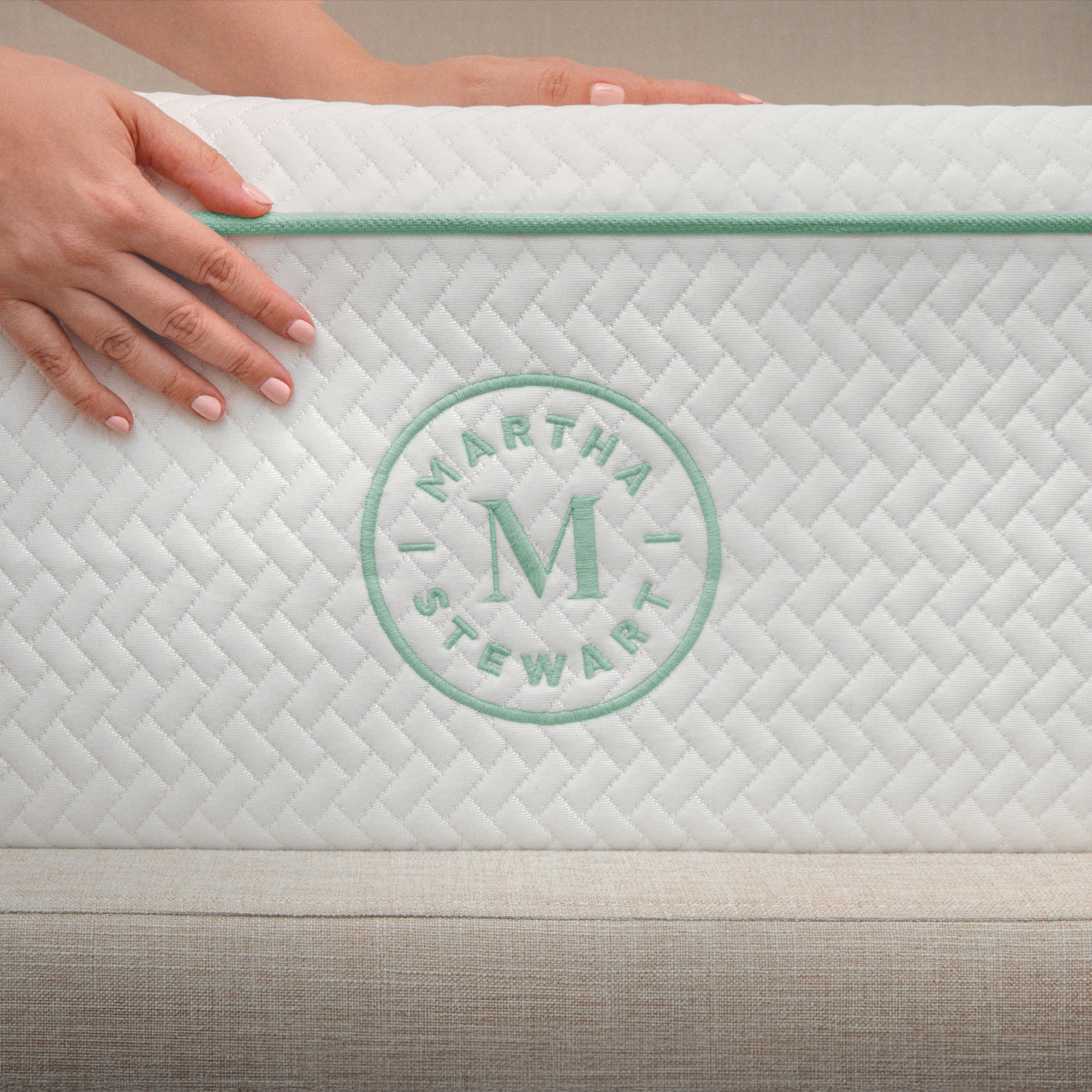 Queen Medium-Firm Gel Memory Foam Mattress with Cooling Cover