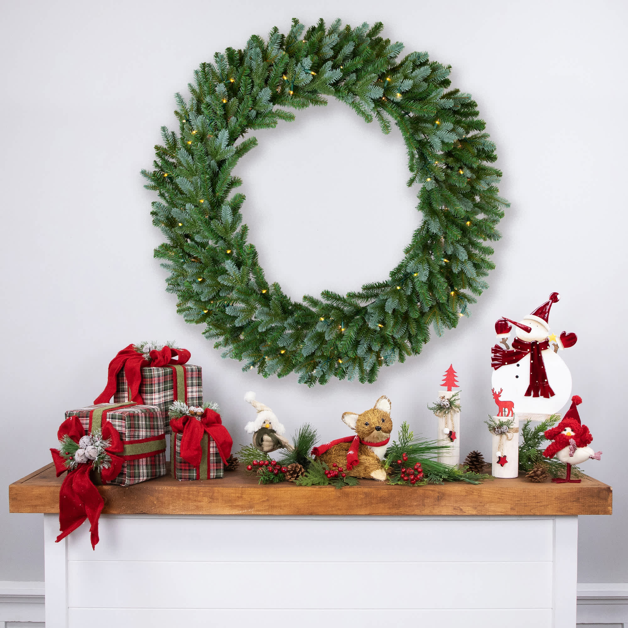 Northlight - Pre-Lit Artificial Blue Spruce Christmas Wreath - 48 inch - Clear