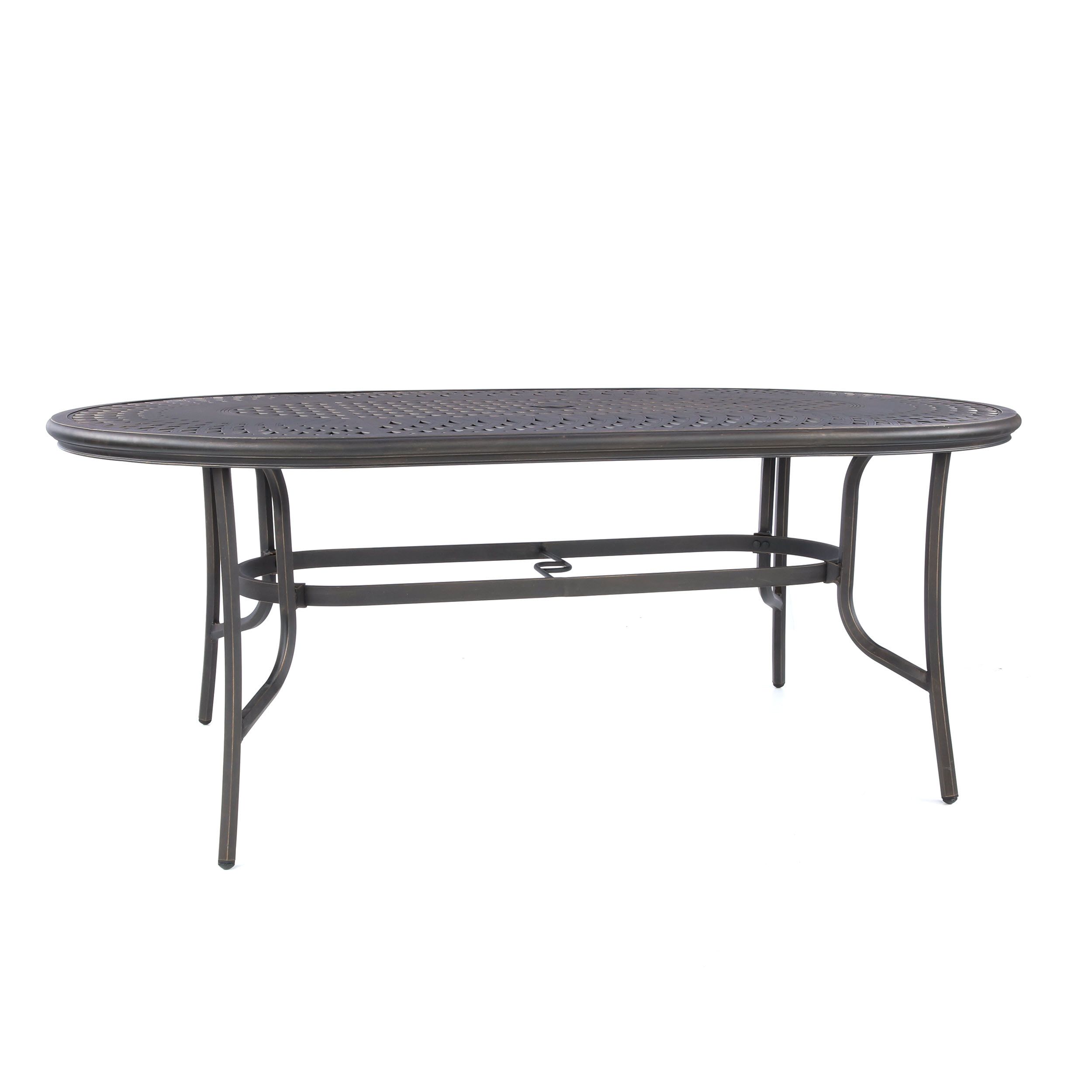 queensbury oval outdoor dining table