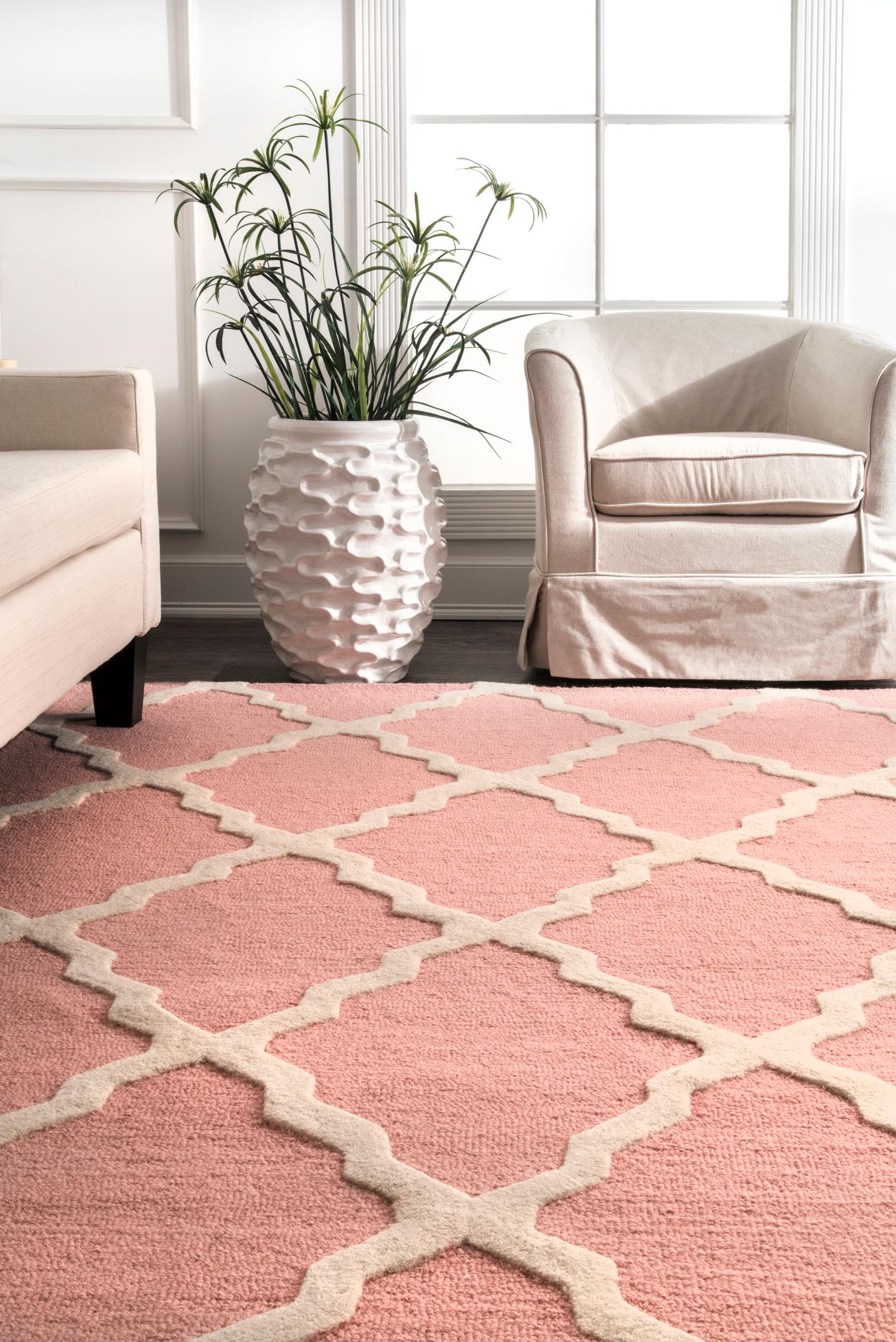 Handmade Baby Pink Wool Trellis Rectangular Rug