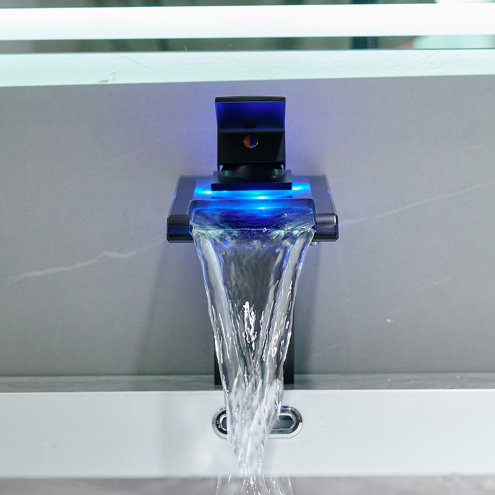 WELLFOR QJ-K-11411ORB LED Bathroom Faucet Matte Black Single hole 1-handle Waterfall Residential Handle Bathroom Sink Faucet