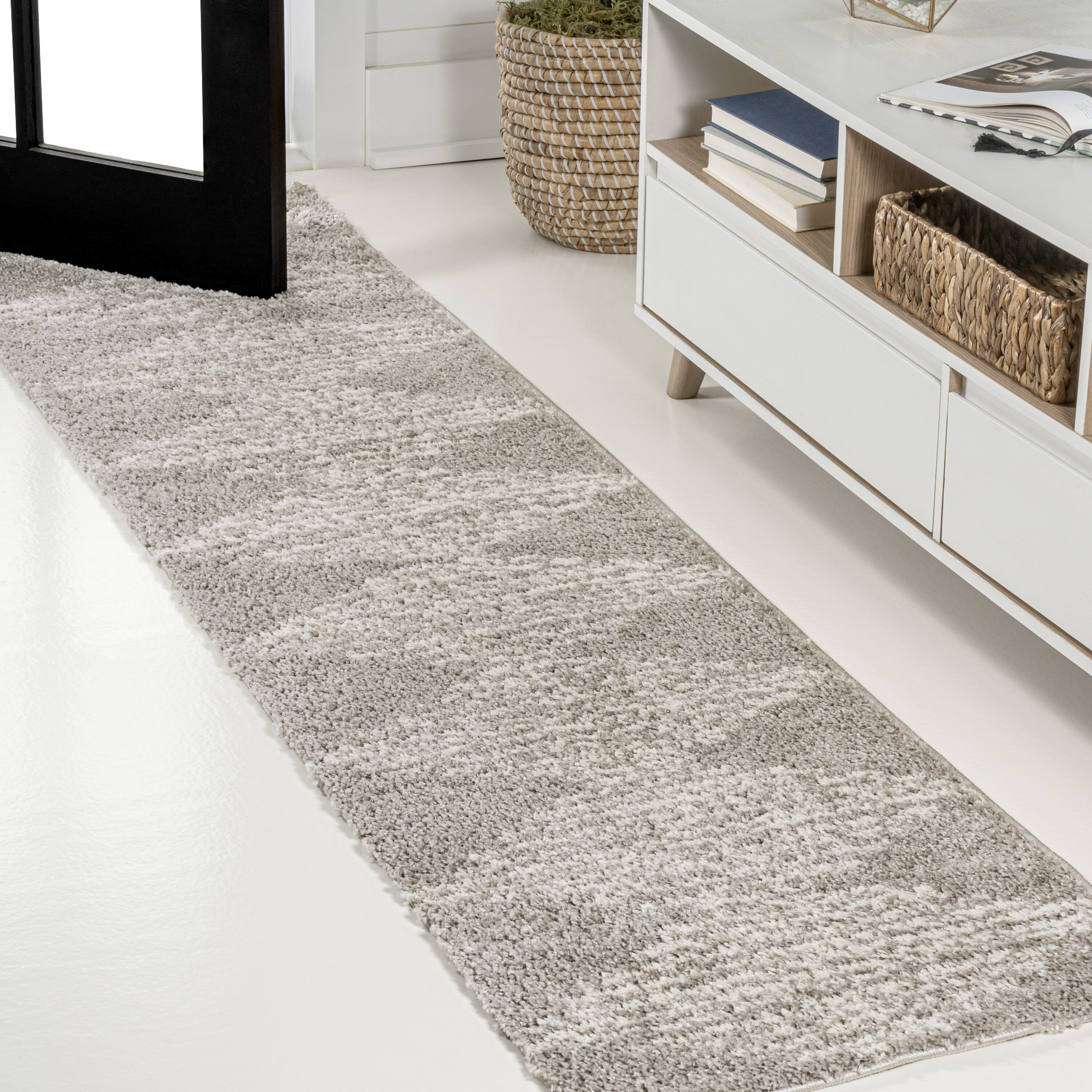 JONATHAN  Y MOH408B-28 Moroccan HYPE Elm Diamond Shag 2 x 8 (ft) Loomed Polypropylene Gray/Ivory Rectangular Indoor Stripe Mid-Century Modern Runner rug