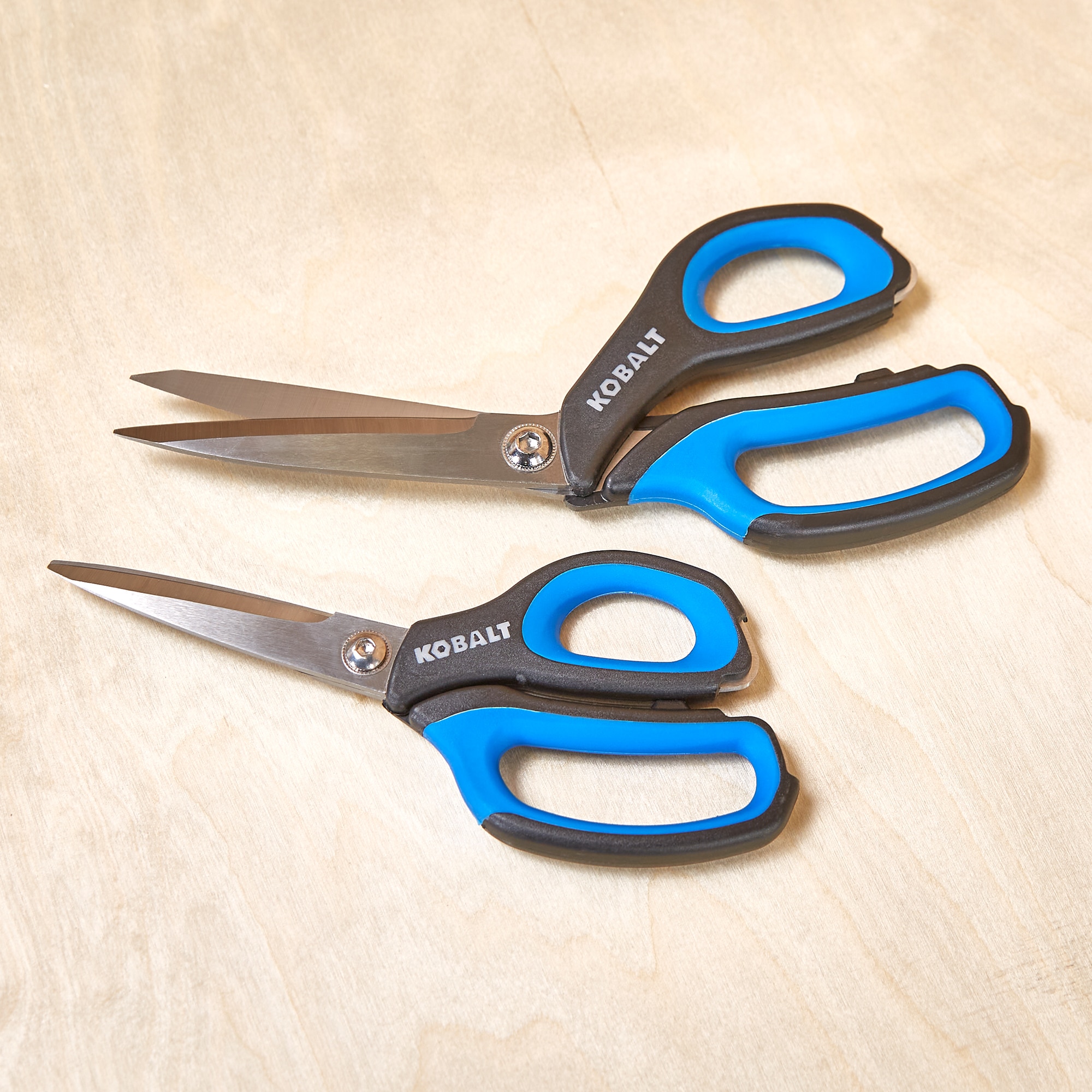 Kobalt 8-in Serrated Molded Grip Scissors in the Scissors