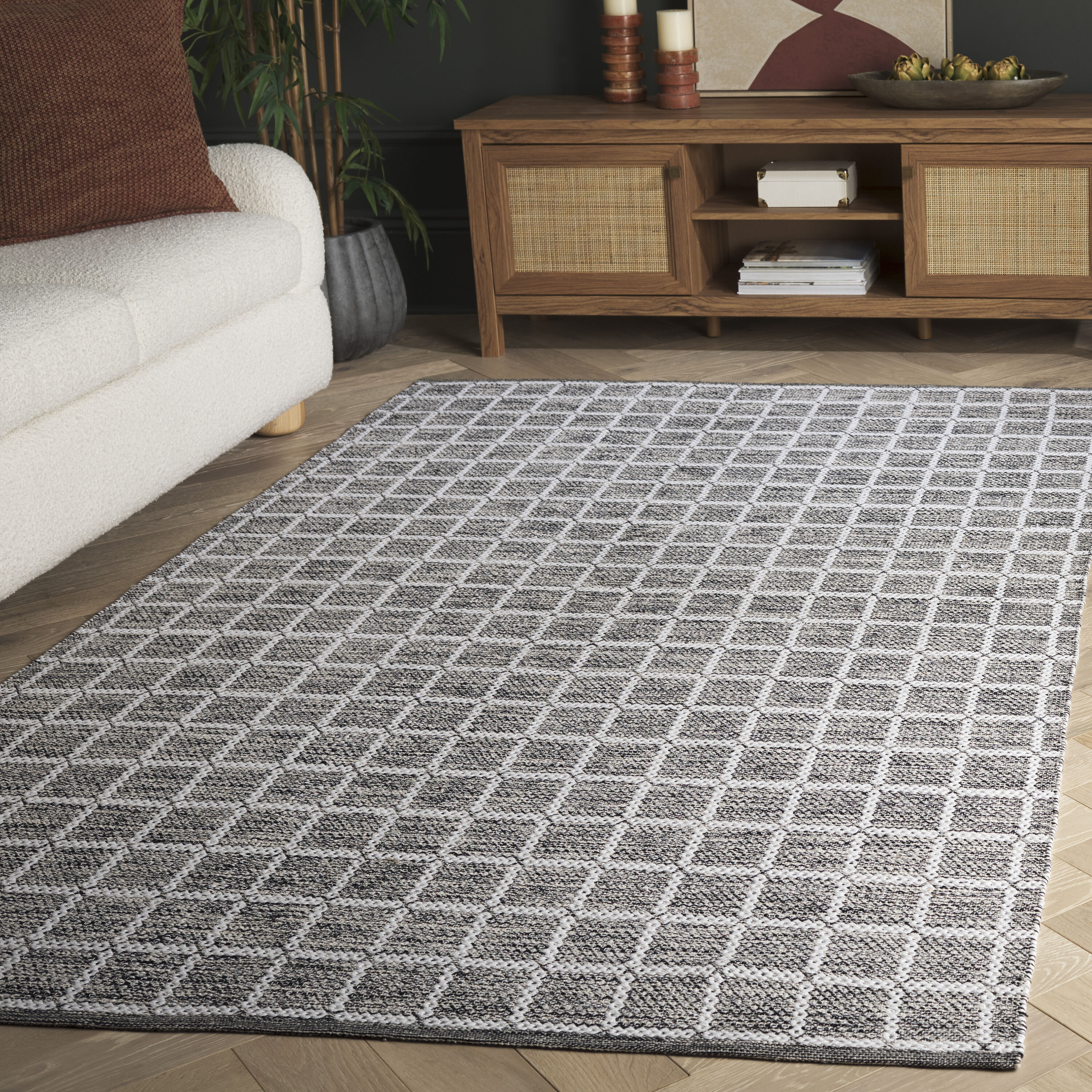  Montauk 977 Black/Ivory Contemporary 5ft x 8ft Medium Rectangle Rug