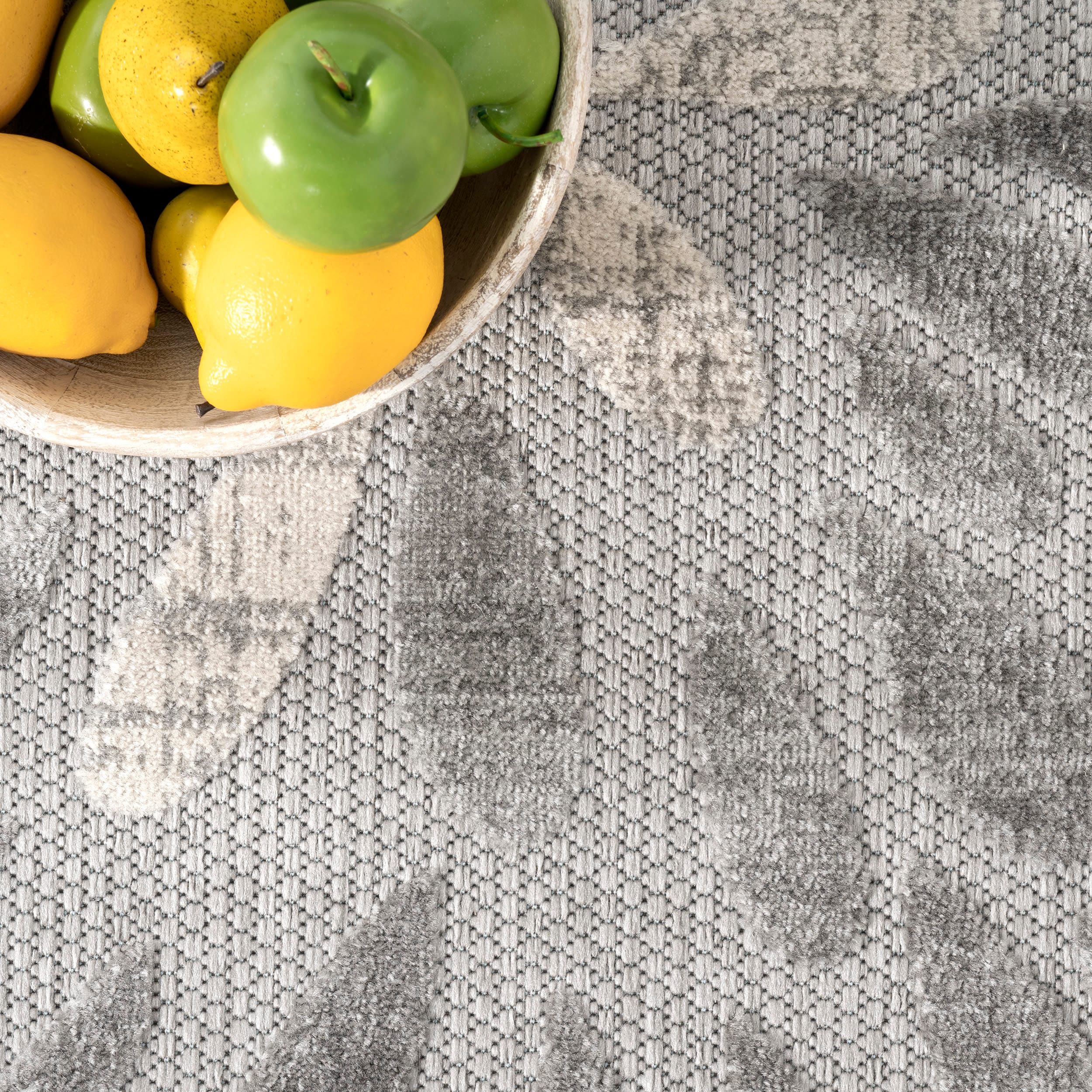 Light Grey Floral Synthetic 5' x 8' Easy-Care Outdoor Rug