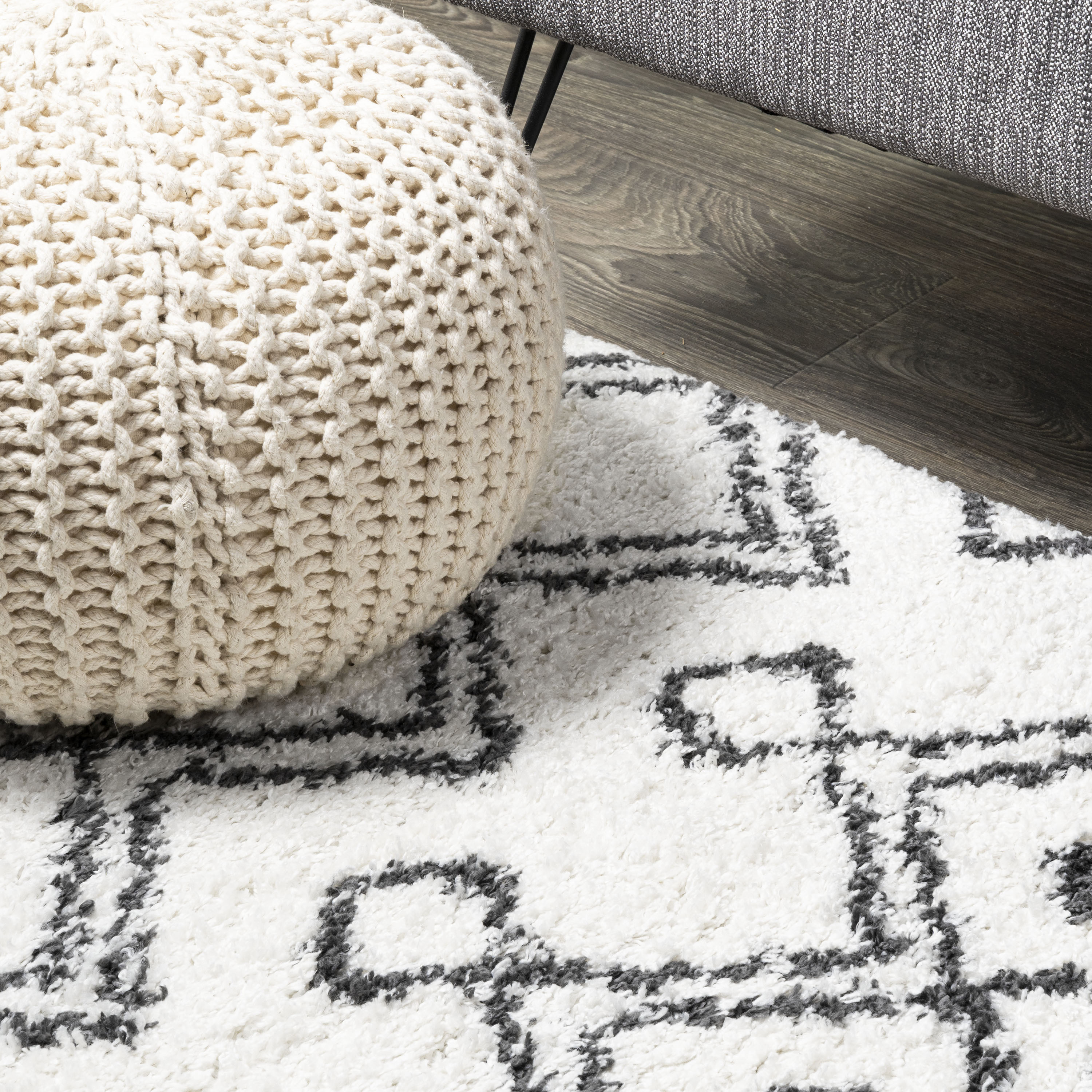 3'x5' Black and White Moroccan Diamond Shag Area Rug