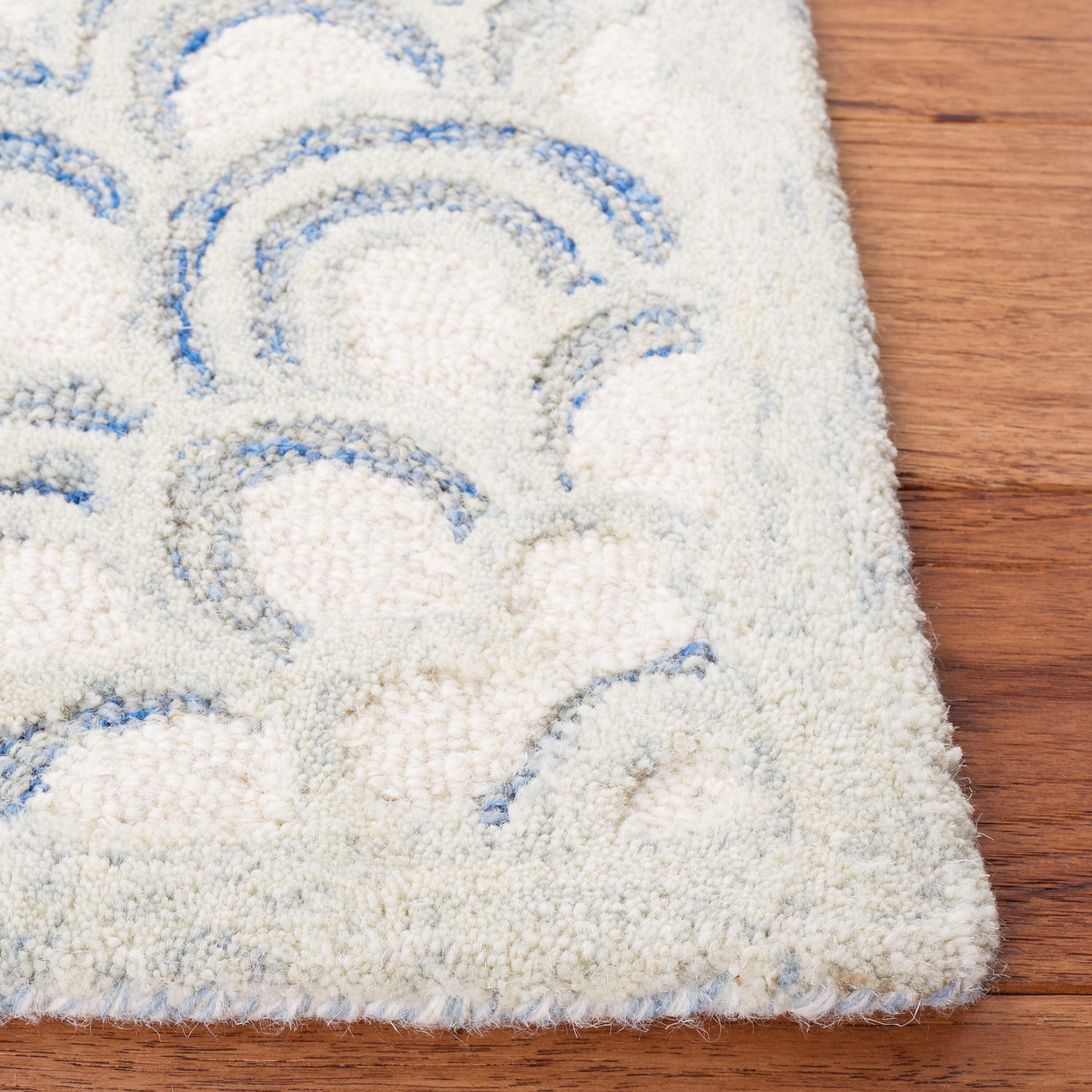 Safavieh MET901M-5 rugs - View #3