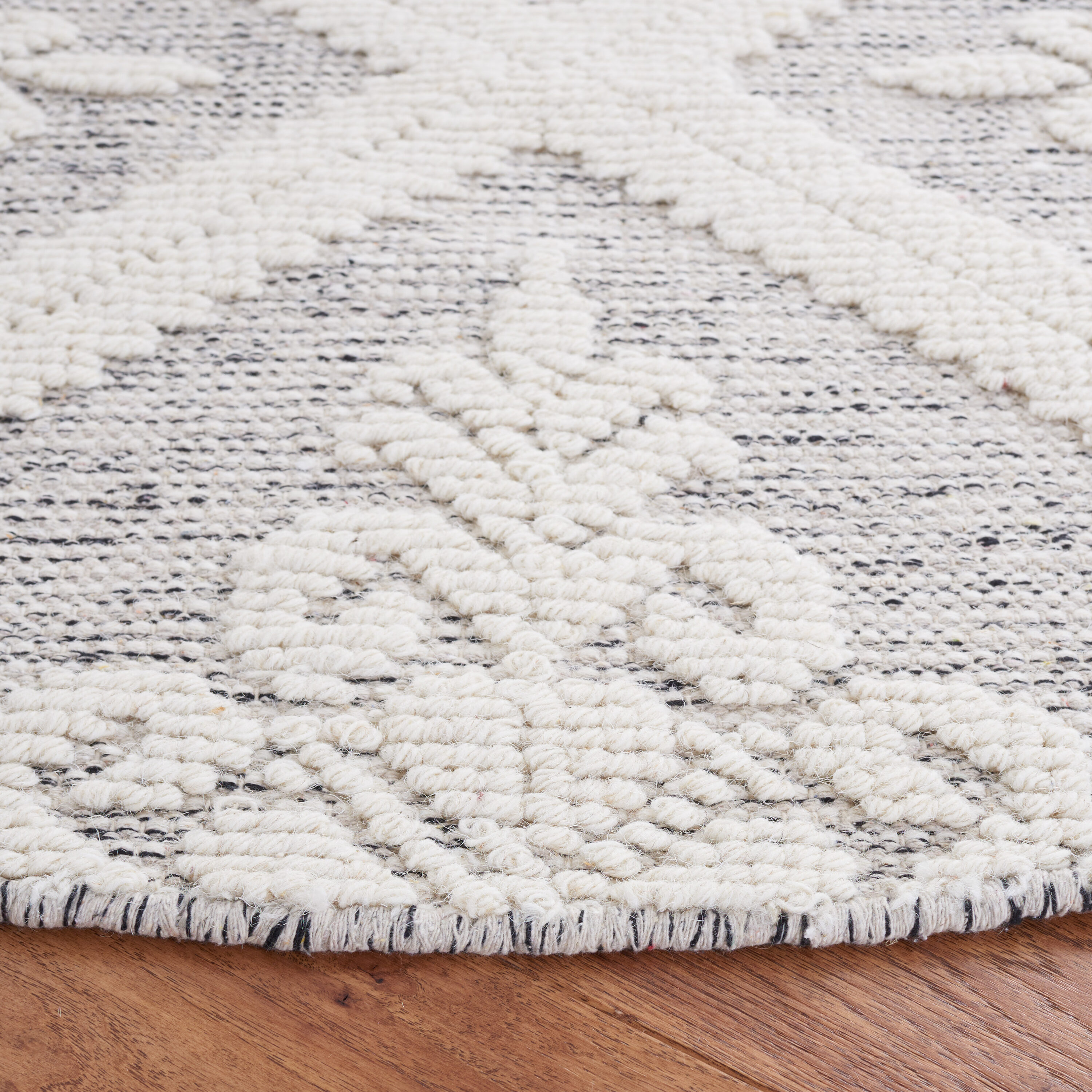 Safavieh VRM306F-6R rugs - View #3