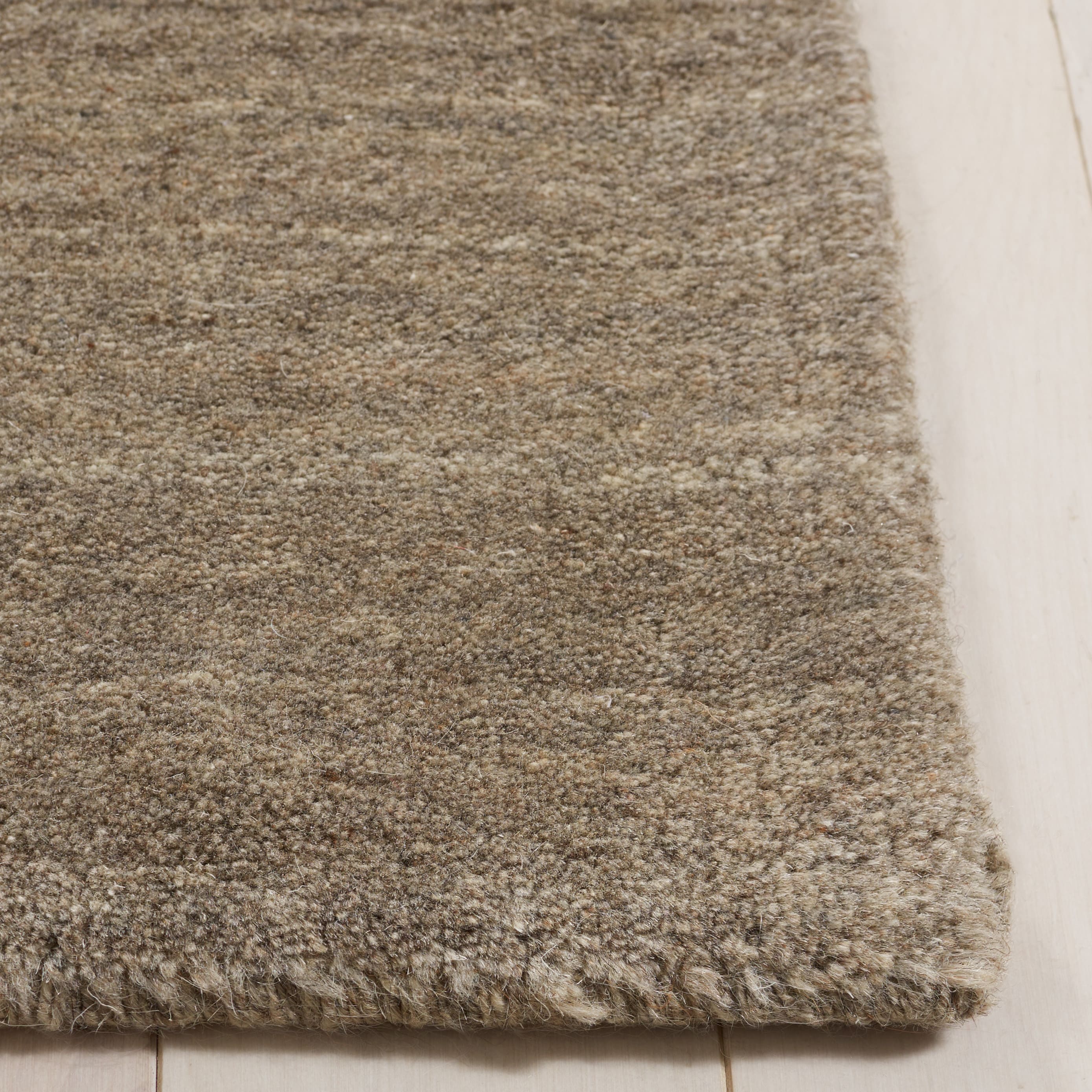 Safavieh HIM820B-5 rugs - View #5