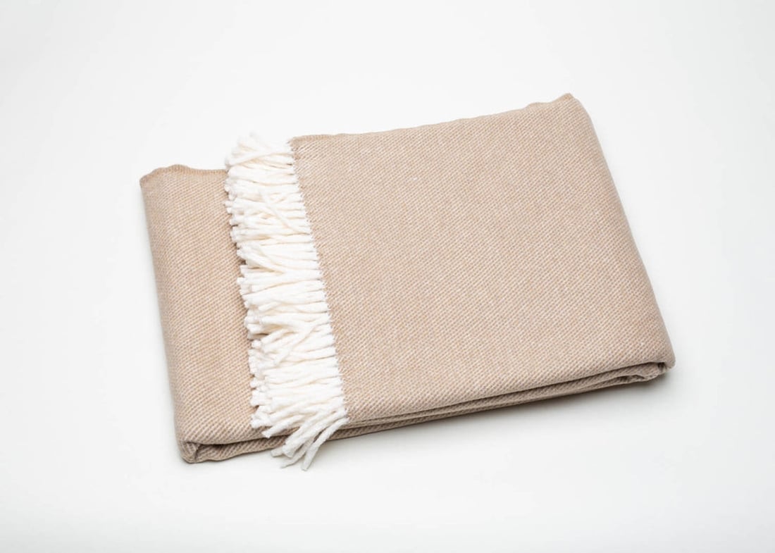 HomeRoots 4000475714 Stone 50-in x 70-in Cotton Blanket