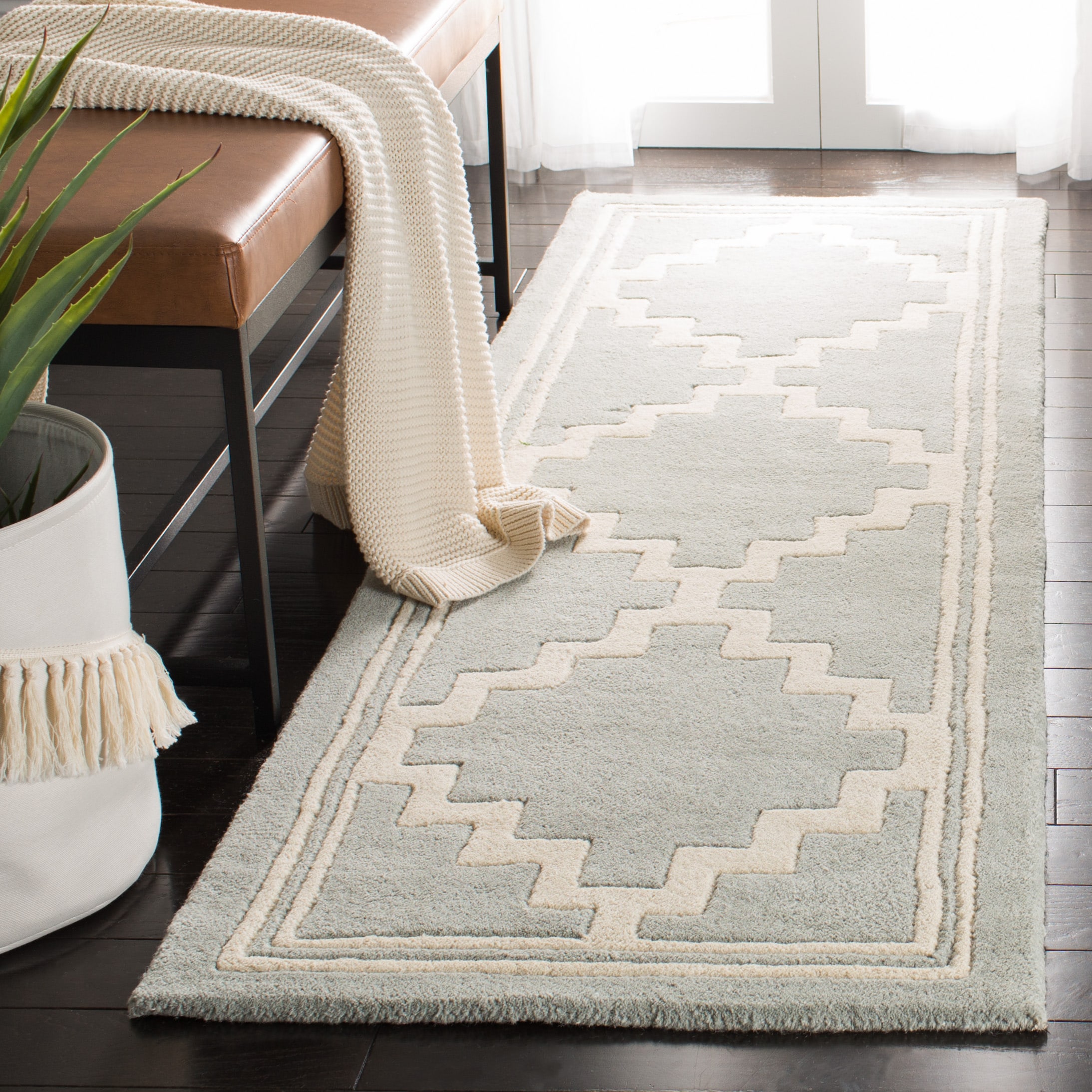  Chatham 743 Gray/Ivory Contemporary 2ft-3in x 7ft Runner Rug