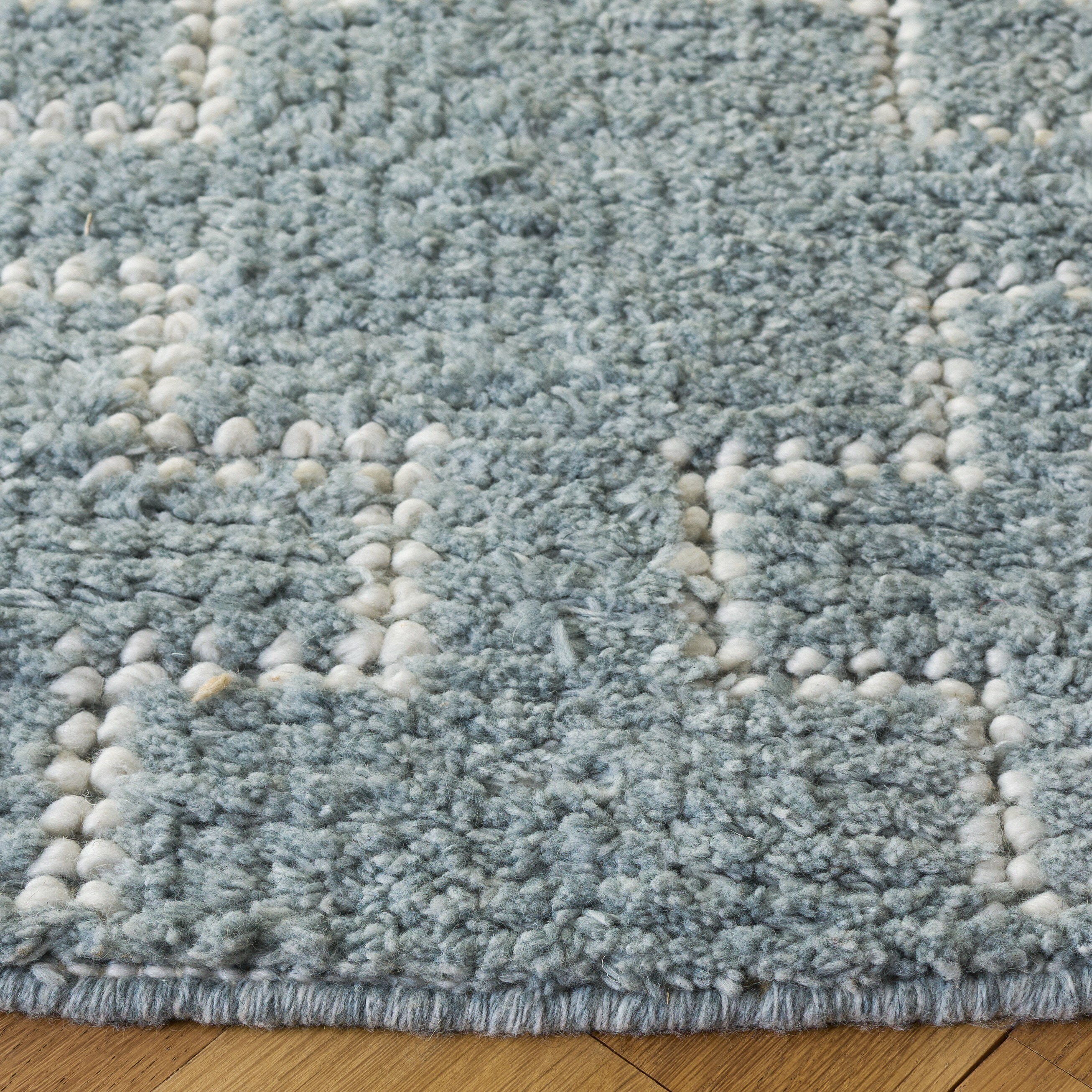 Safavieh VRM125M-6R rugs - View #3