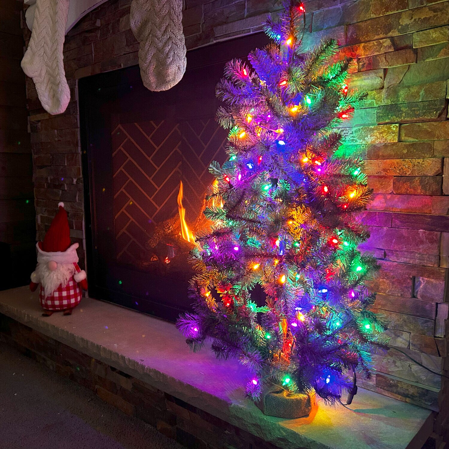 Fraser Hill Farm FFHP042-6GRB Artificial-Christmas-Trees - View #10