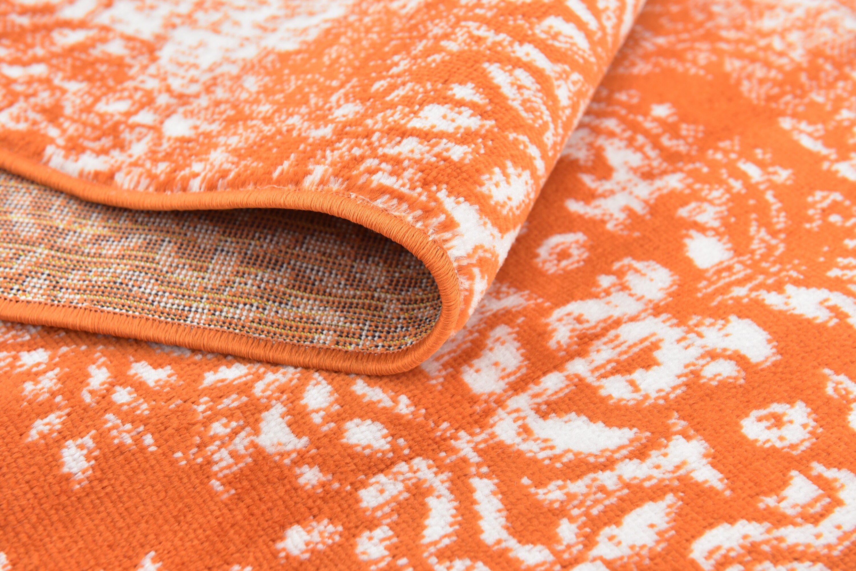 Unique Loom 3141689 Grand Sofia 6 x 6 (ft) Loomed Polypropylene Orange/White Square Indoor Geometric Area rug