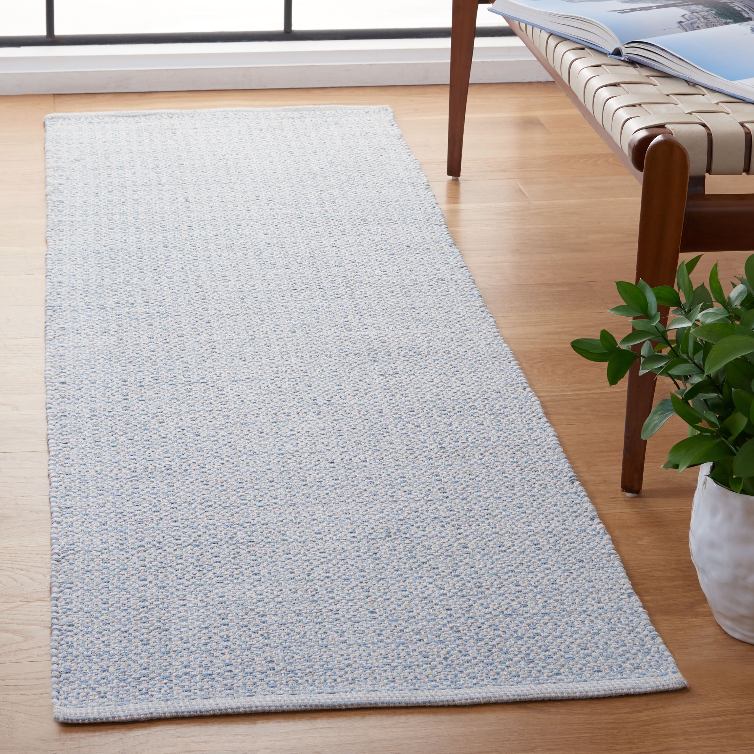 Safavieh MTK717B-27 Montauk Springmaid 2 x 7 (ft) Cotton Ivory/Light Blue Rectangular Indoor Coastal Runner rug