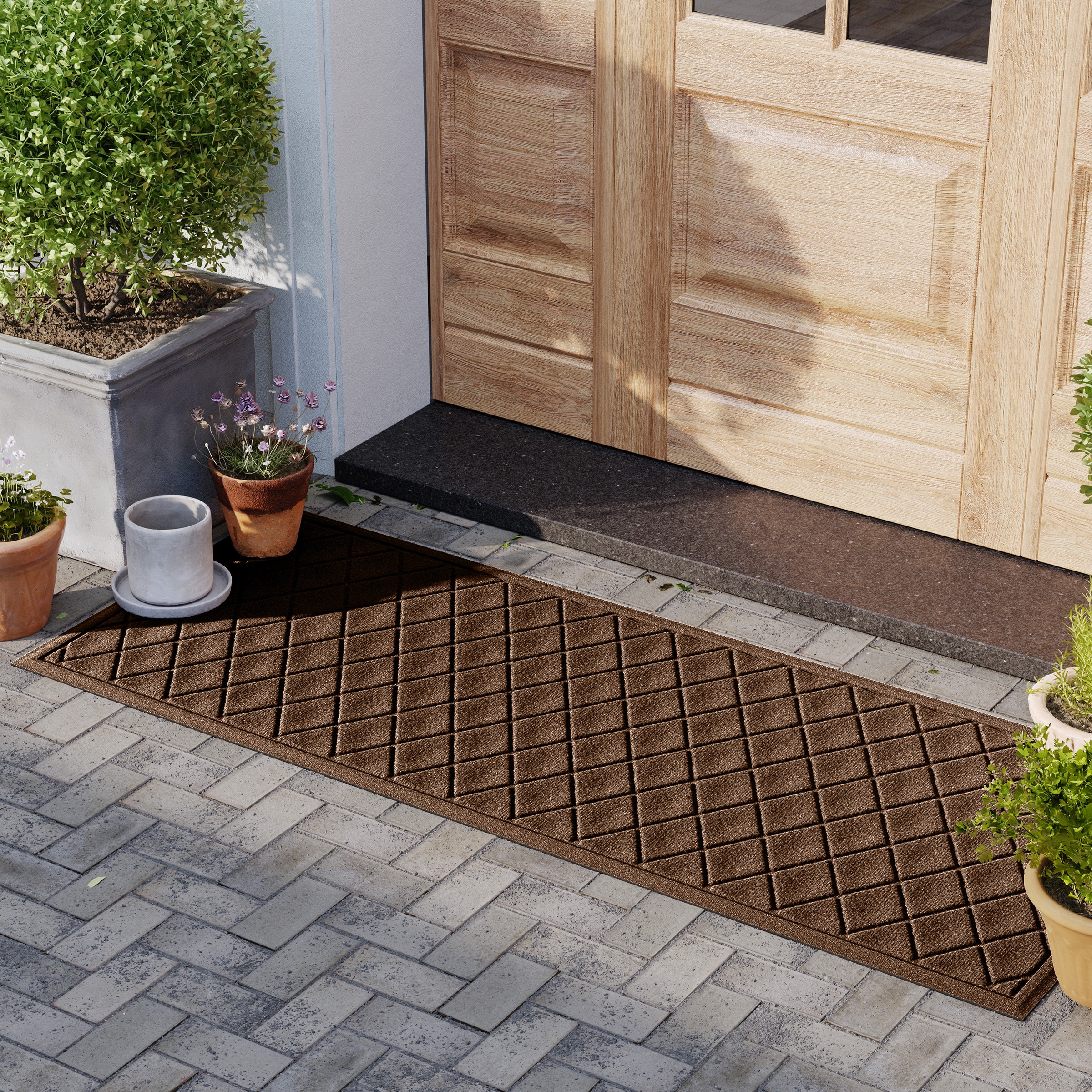 WaterHog 20377522260 2-ft x 5-ft Dark Brown Polyester Rectangular Indoor or outdoor Decorative Door mat