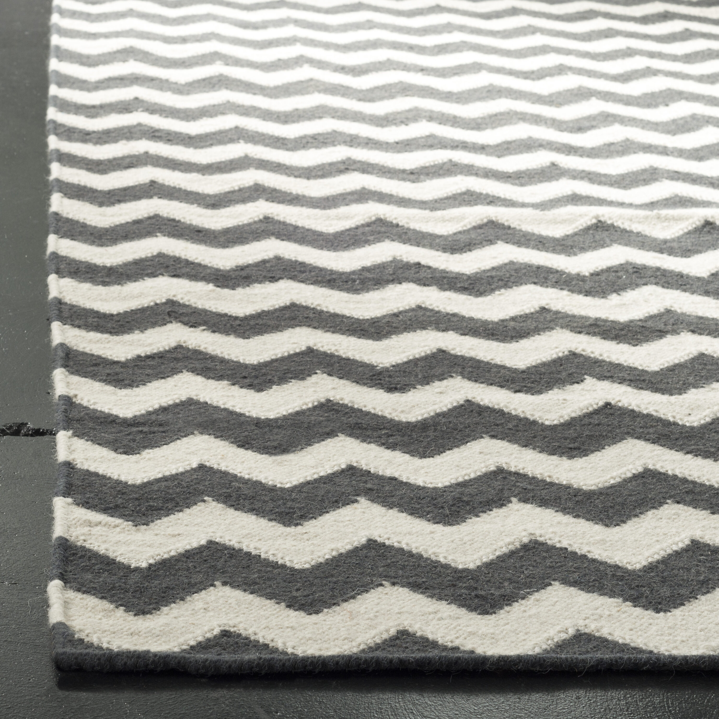 Safavieh DHU644B-28 rugs - View #3