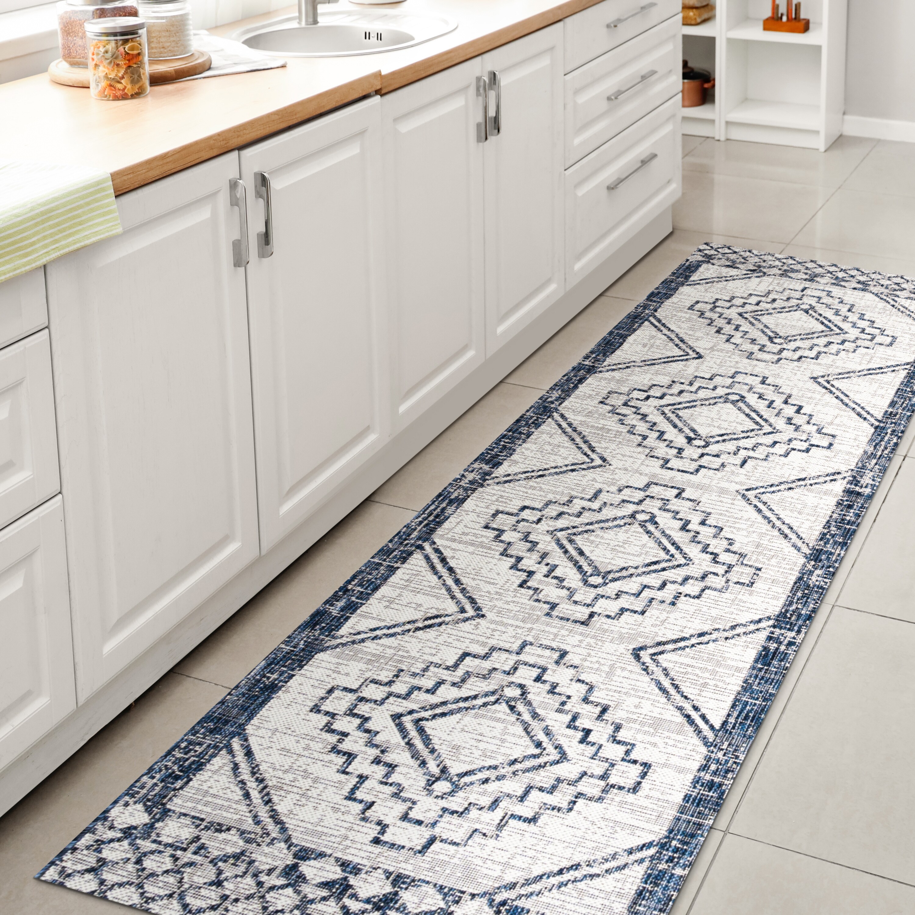 JONATHAN  Y SMB127C-210 Santa Monica Marokko Diamond Tribal 2 x 10 (ft) Loomed Polypropylene Ivory/Blue Rectangular Indoor/Outdoor Tribal Bohemian/Eclectic Runner rug
