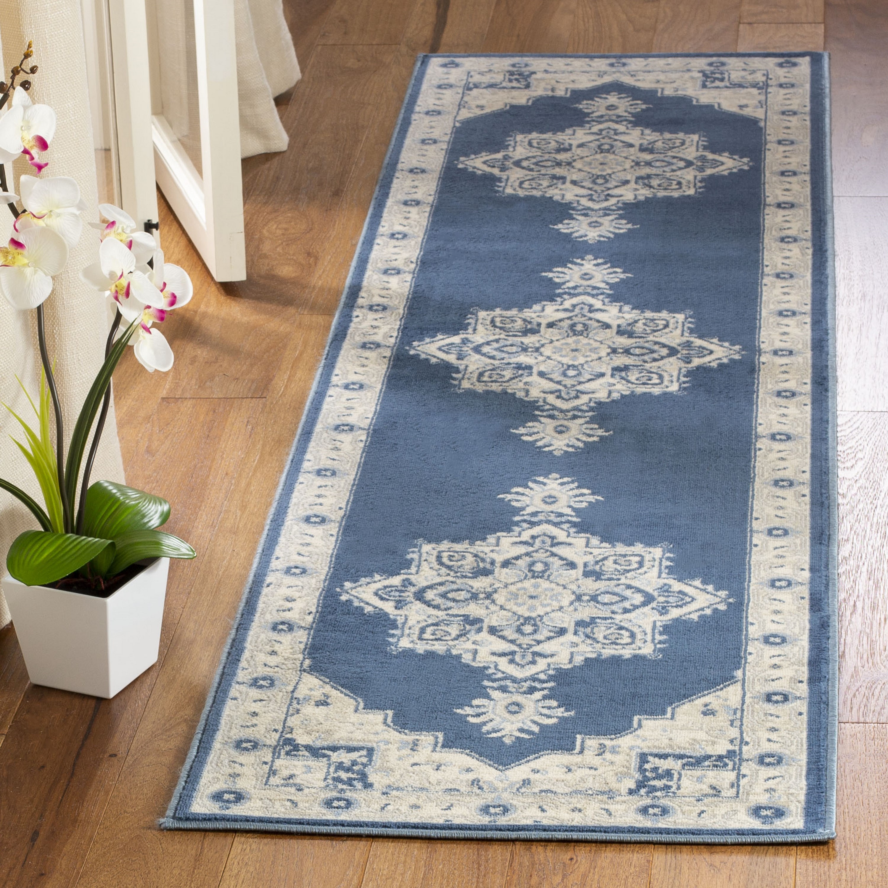 Safavieh BNT865N-216 Brentwood Clara 2 x 16 (ft) Loomed Polypropylene Navy/Creme Rectangular Indoor Distressed/Overdyed Bohemian/Eclectic Runner rug