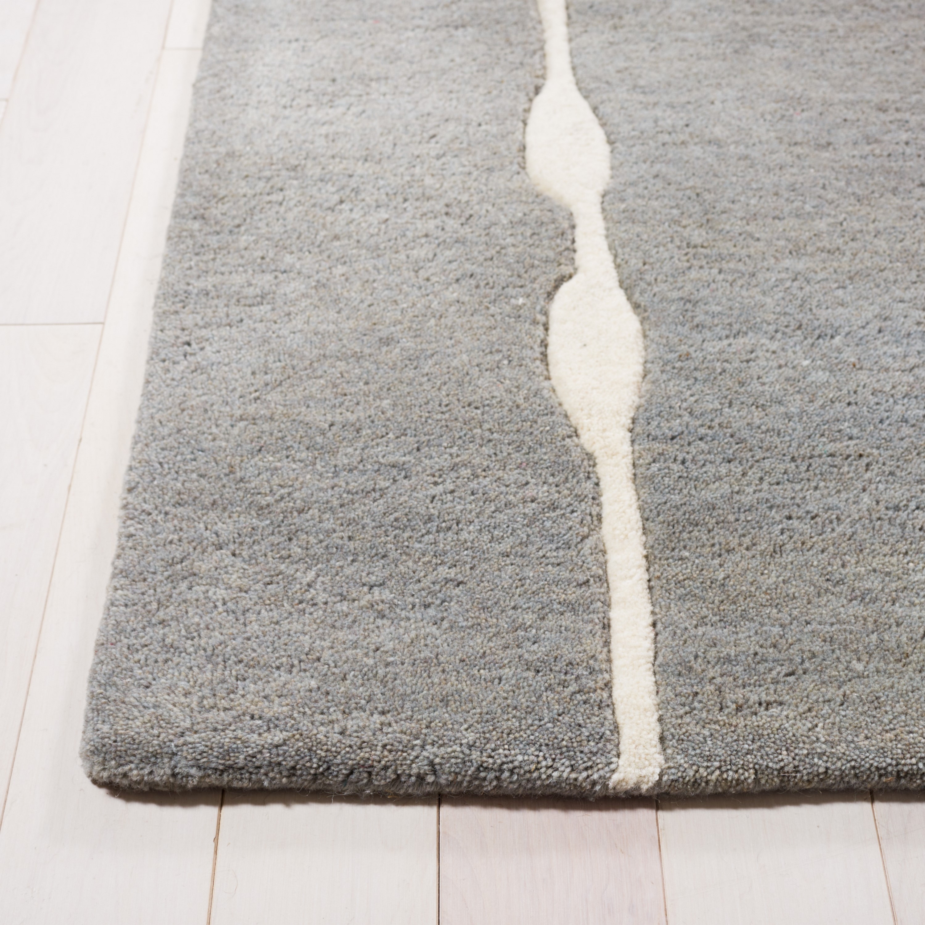 Safavieh SOH803B-4 rugs - View #3