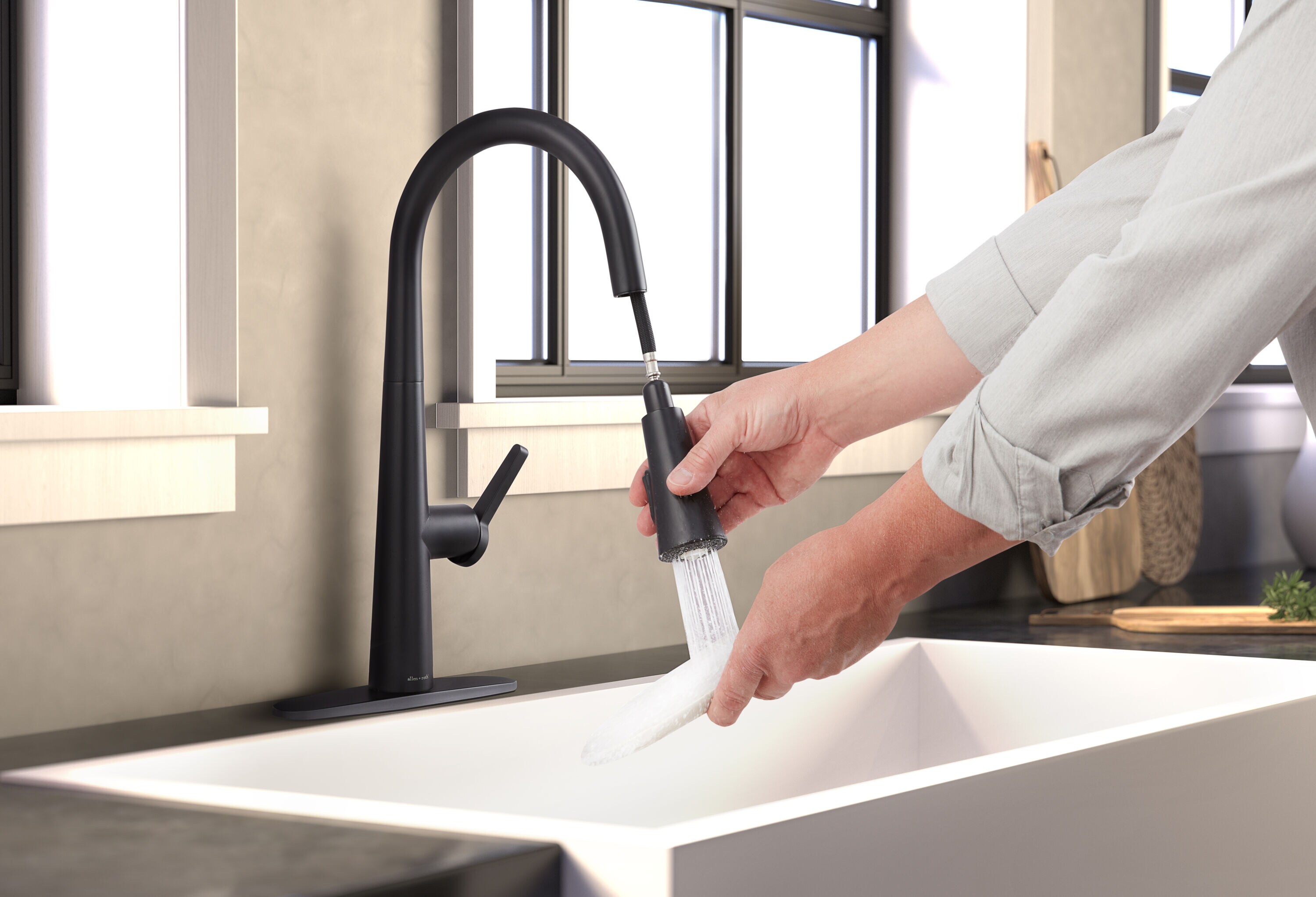 Matte Black Pull-Down Handle Kitchen Faucet with Deck Plate