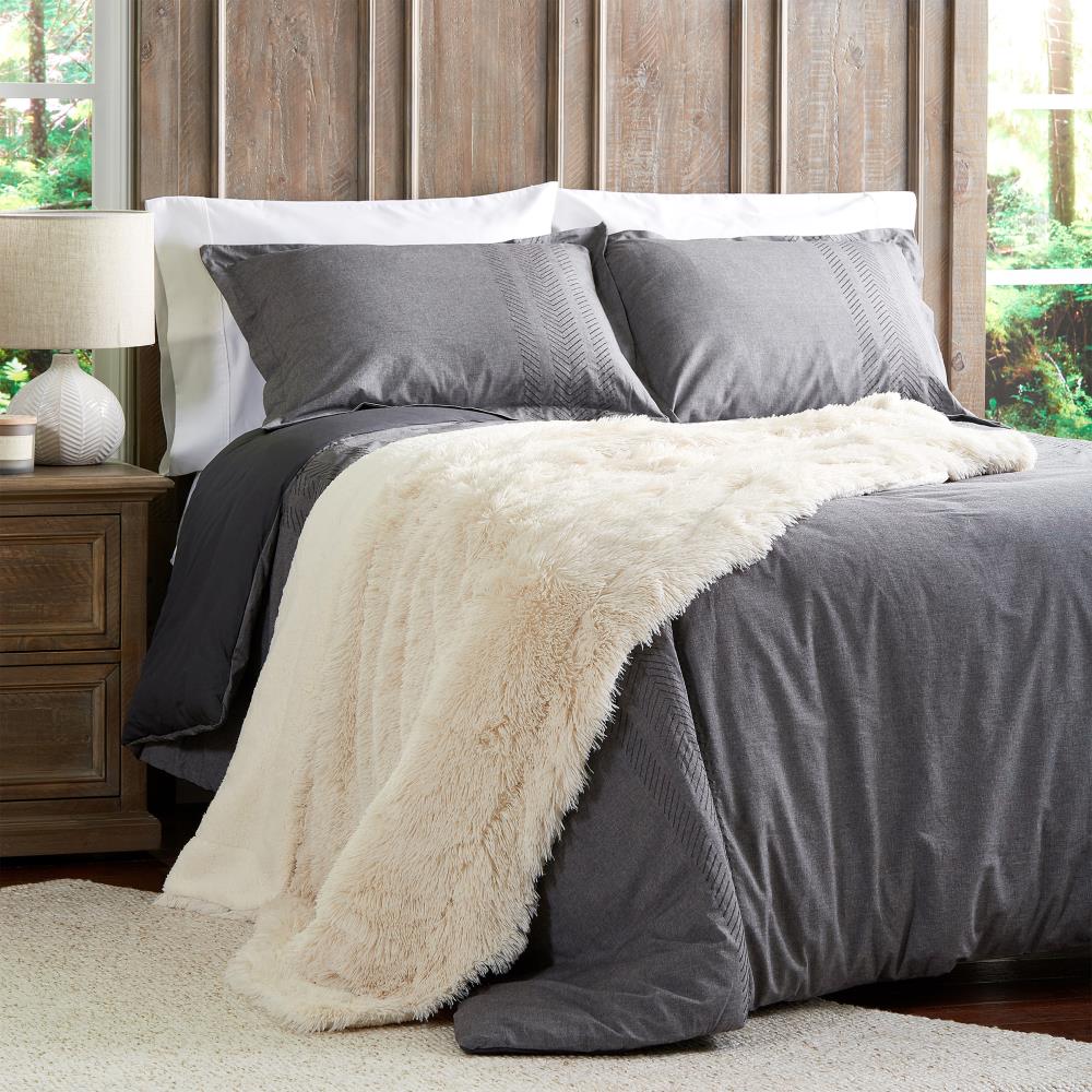 Hastings Home Blankets White 60-in x 70-in Throw in the Blankets ...