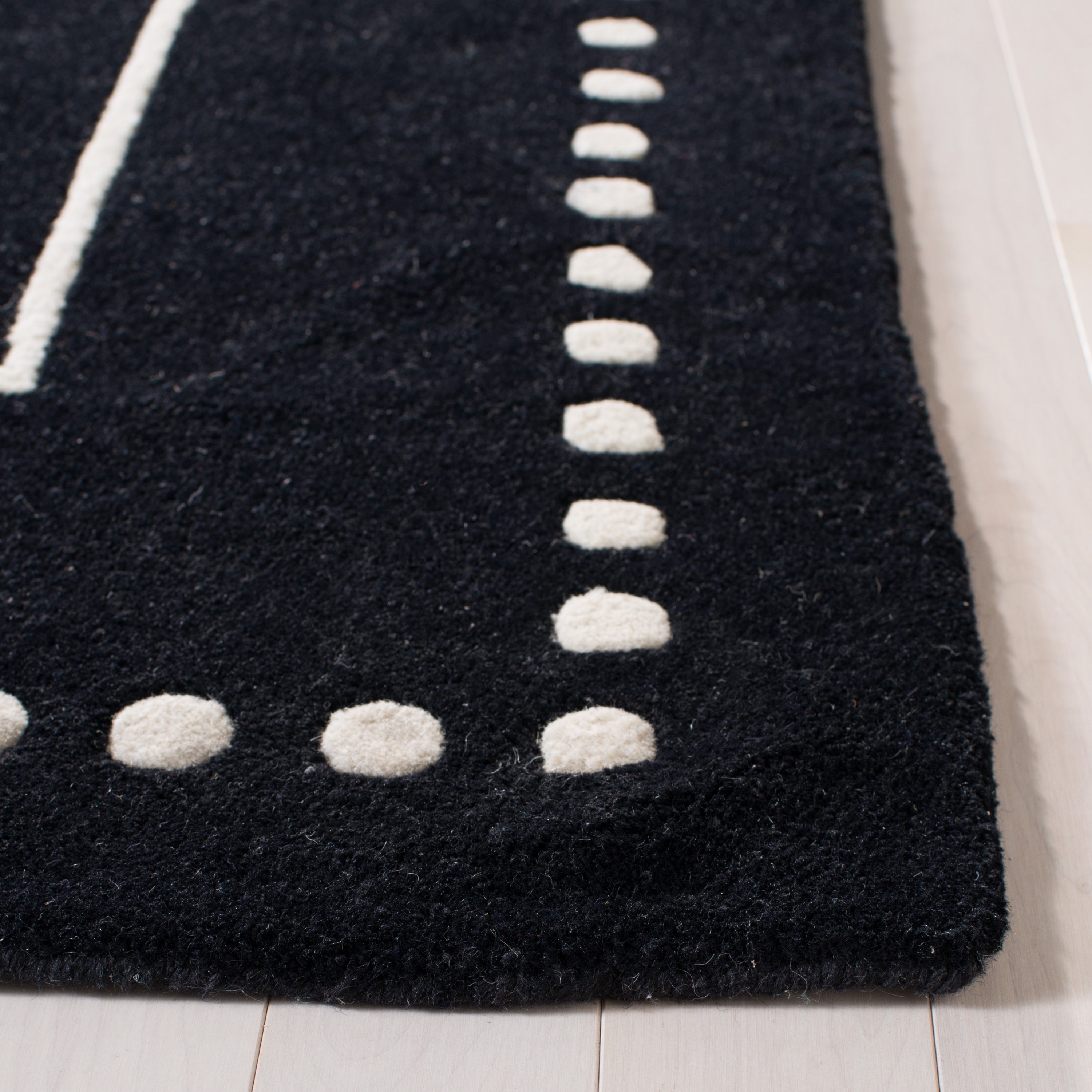 Safavieh BEL151E-5SQ rugs - View #3
