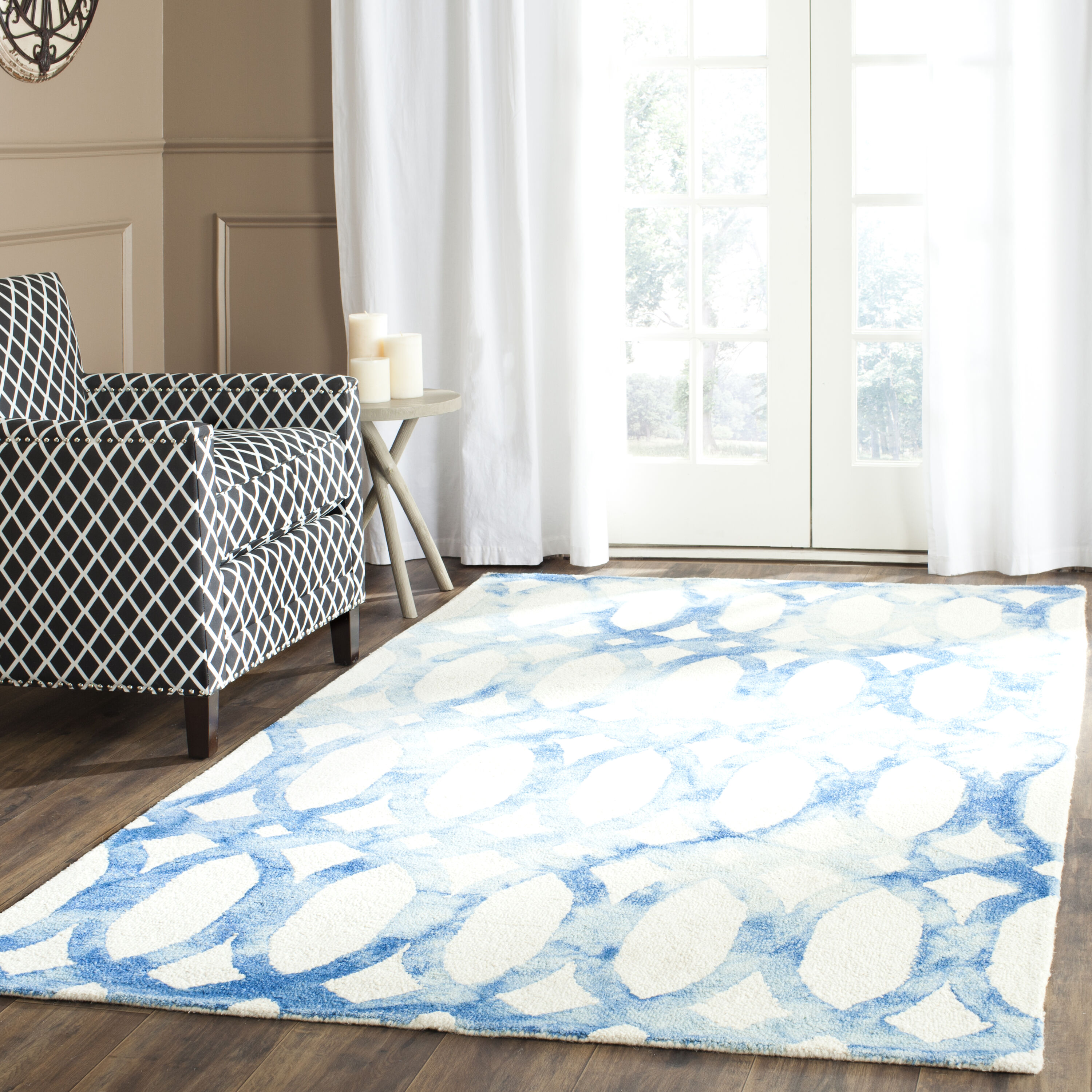  Dip Dye 675 Ivory/Blue Contemporary 5ft x 8ft Medium Rectangle Rug