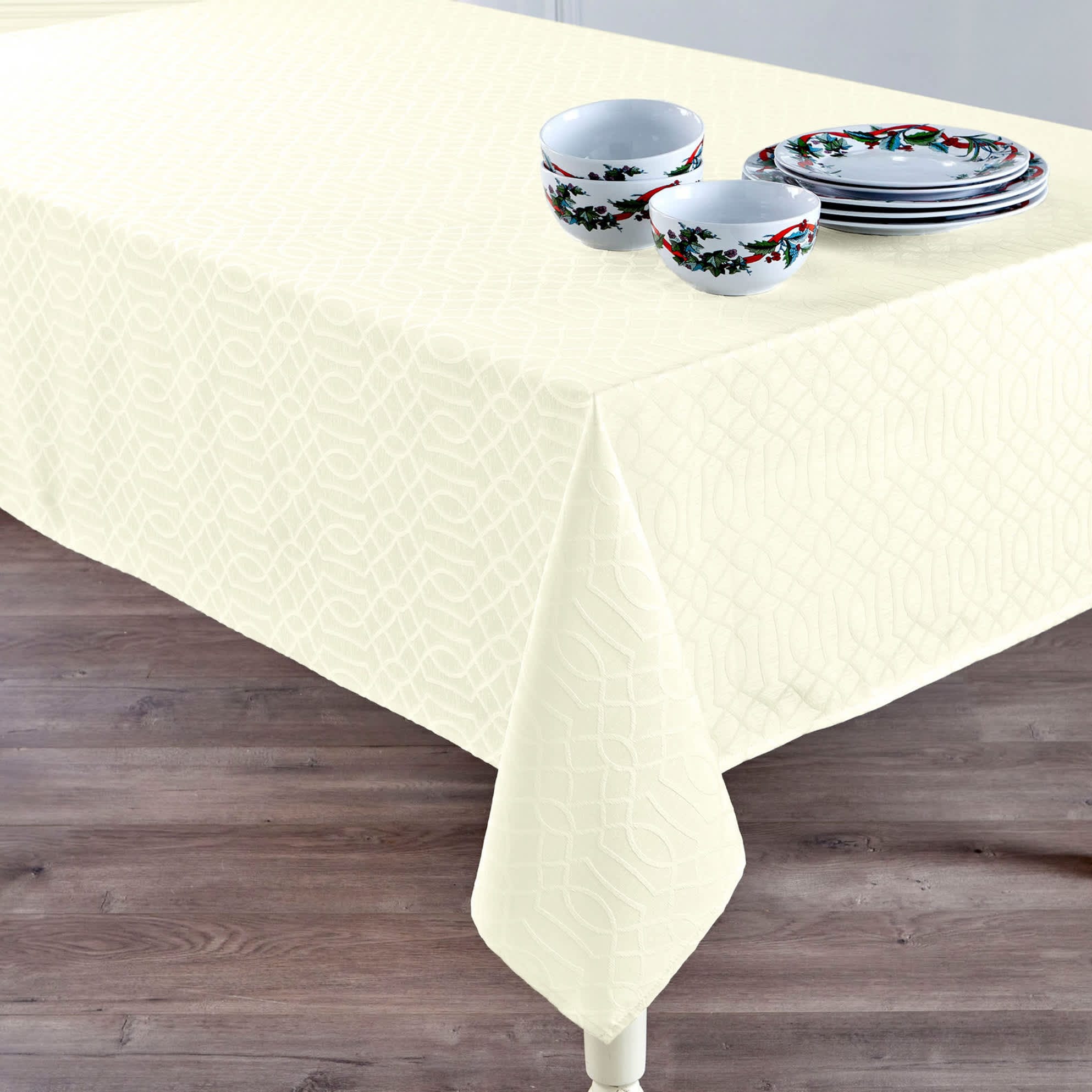 BrylaneHome 196696895010 Jacquard Tablecloth