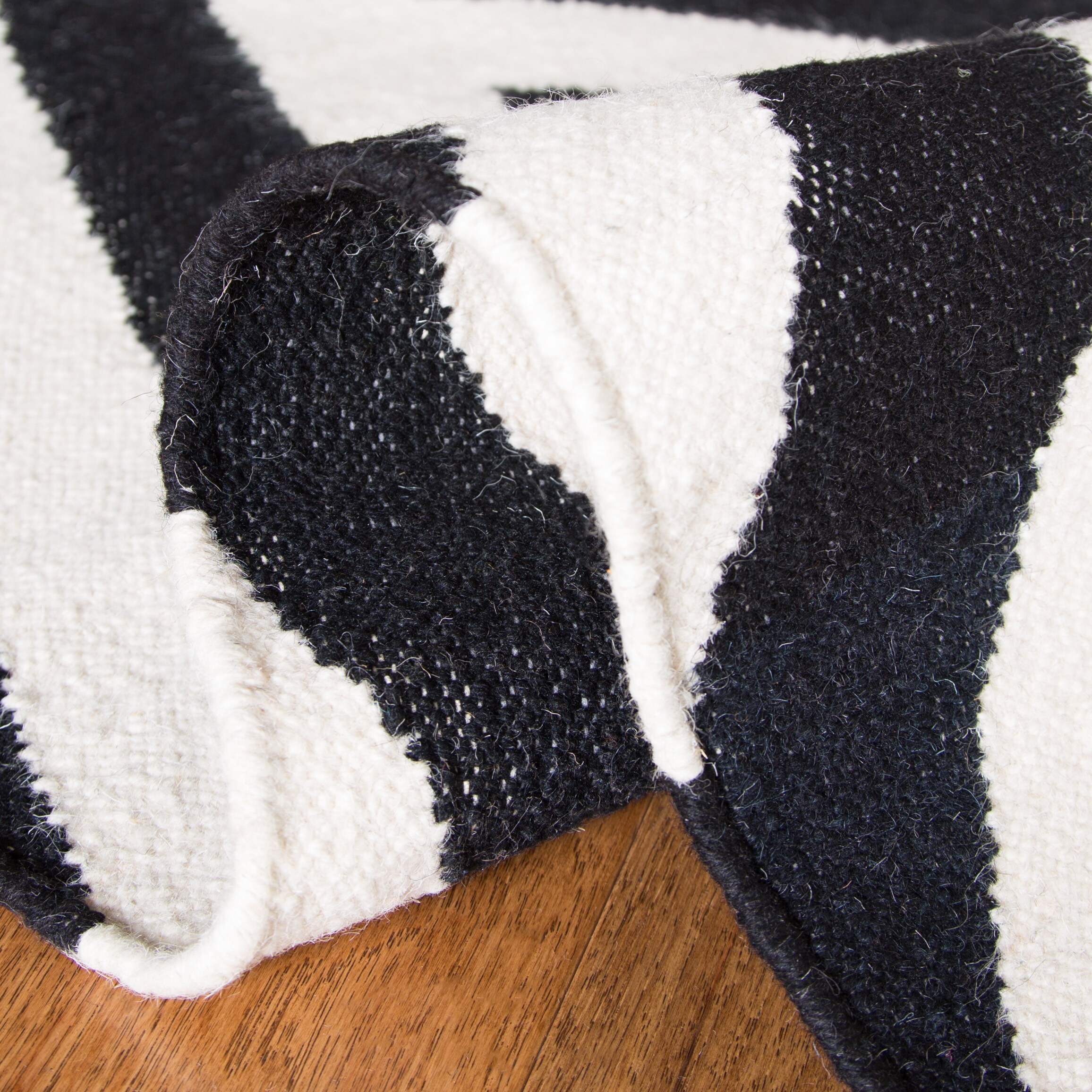 Safavieh DHU568C-3 rugs - View #5