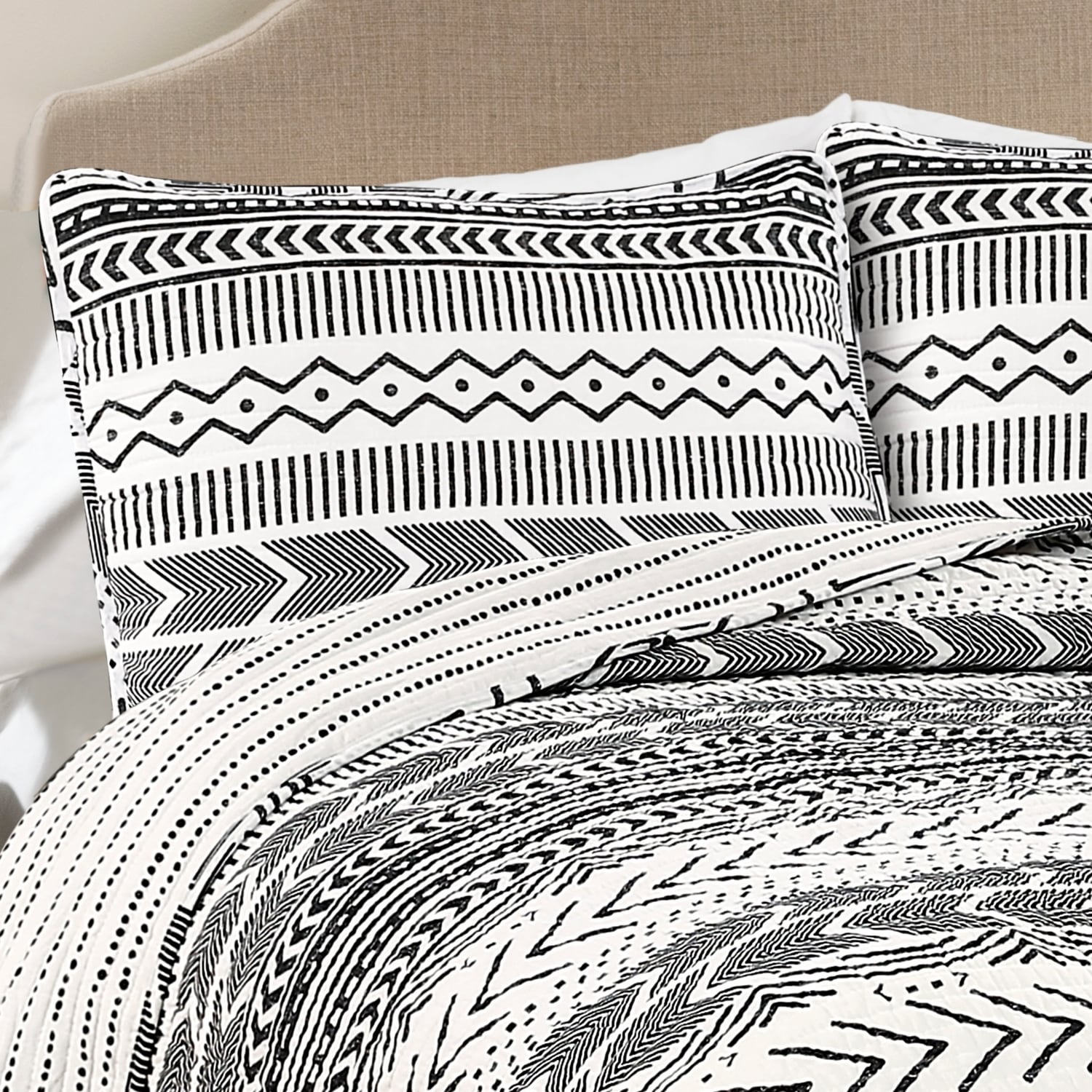 Full Black and White Reversible Cotton Quilt Set