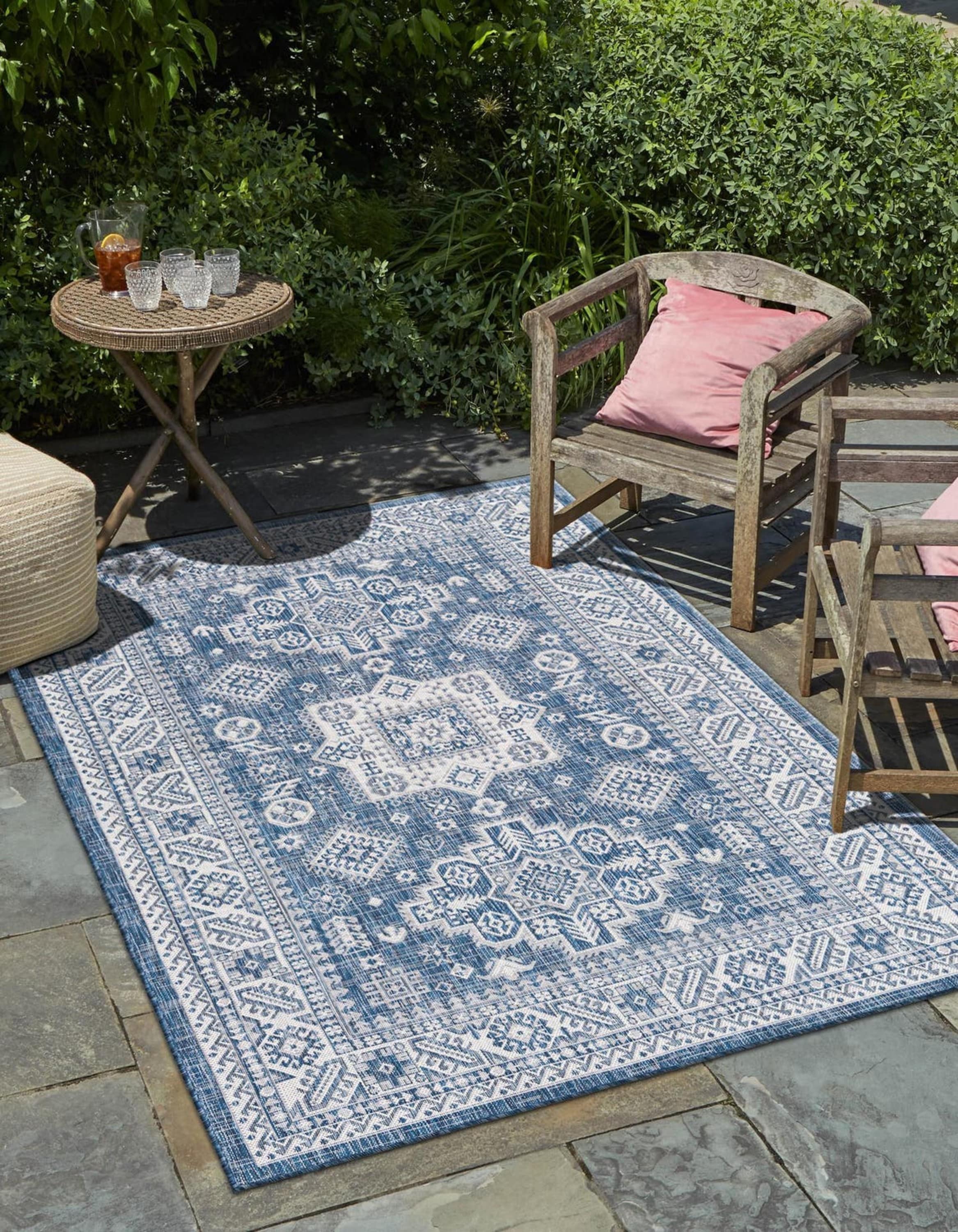 Unique Loom 3162536 Outdoor Aztec 4 x 6 (ft) Loomed Polypropylene Blue Rectangular Indoor/Outdoor Border Area rug