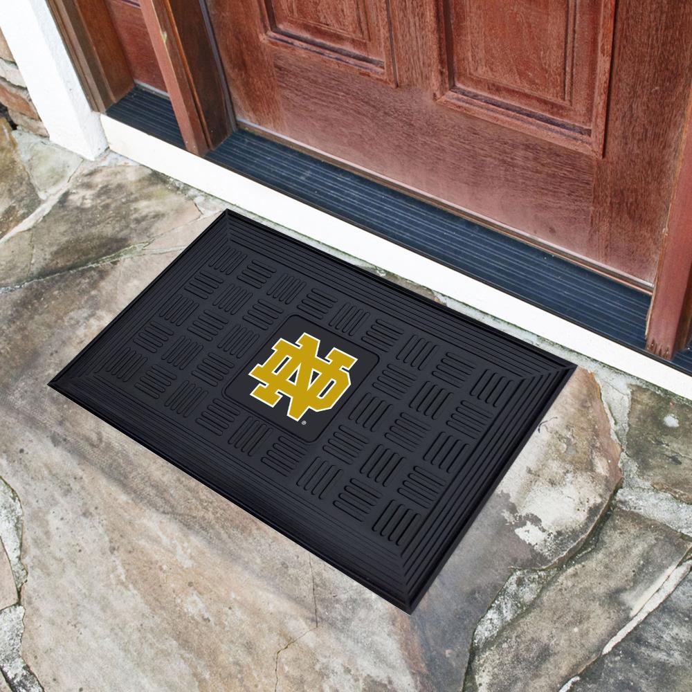 FANMATS Notre Dame Fighting Irish 2-ft x 3-ft Black Vinyl Rectangular  Indoor or Outdoor Decorative Sports Door Mat in the Mats department at