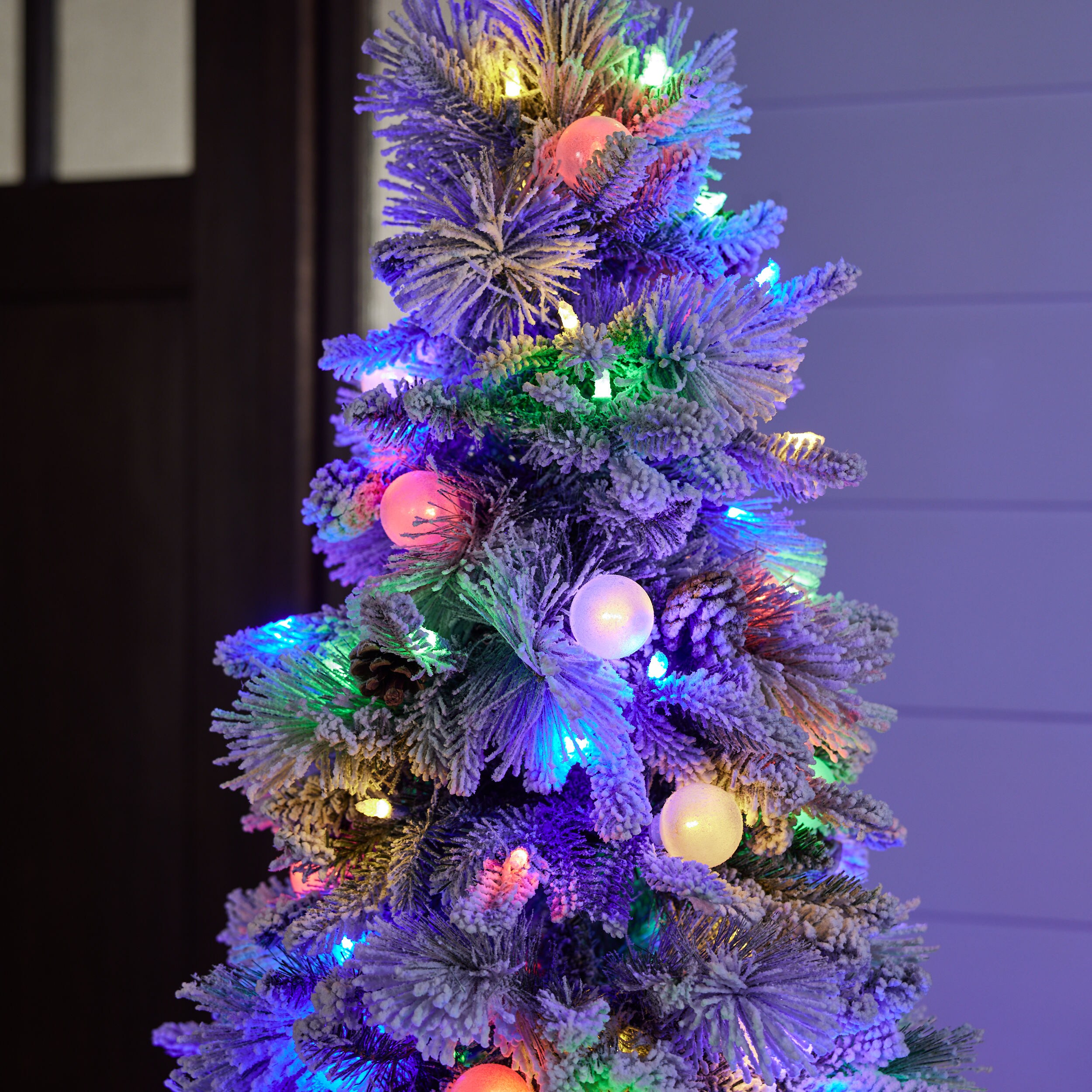 GE 22043LO Pre Lit Christmas Trees Color Choice LED Technology