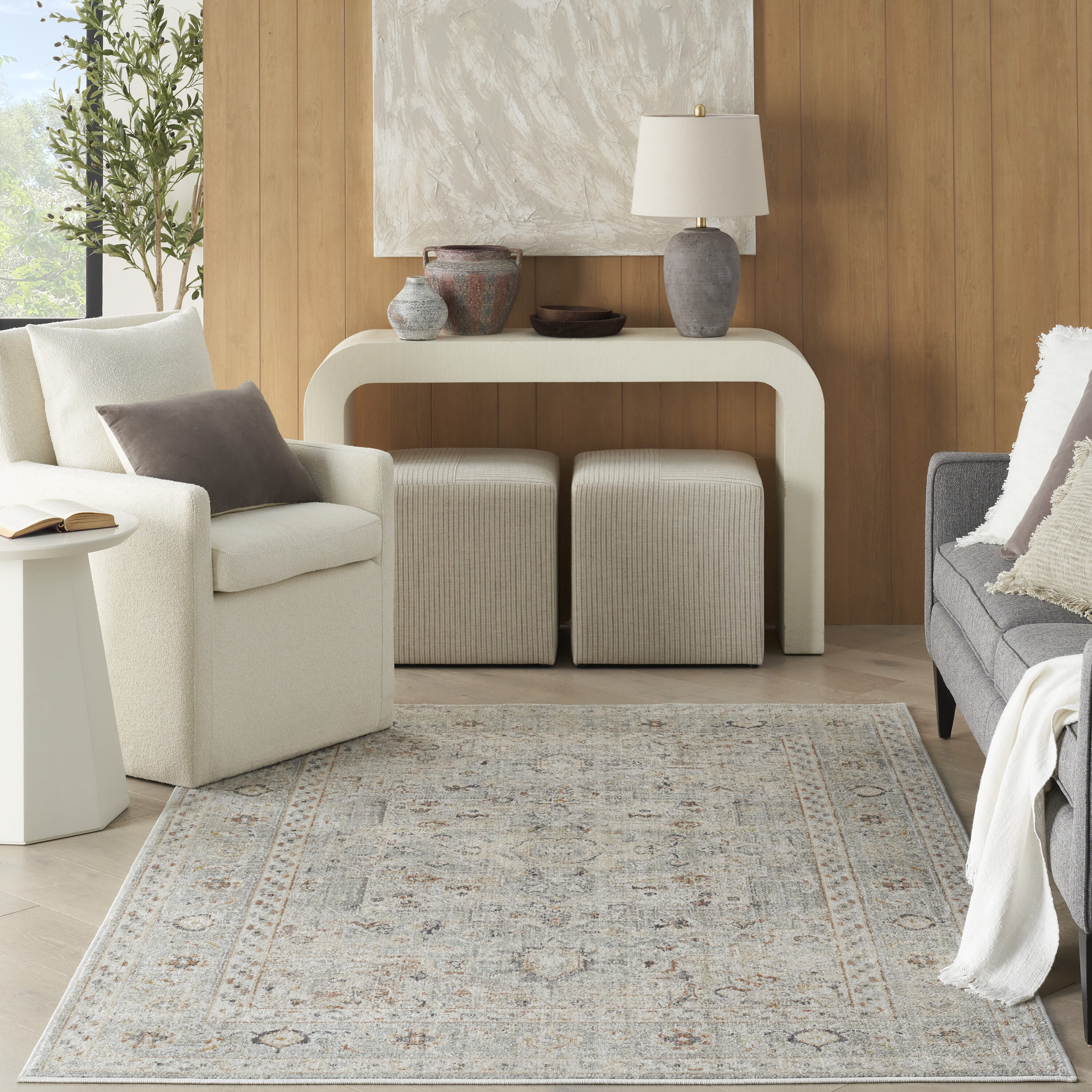 Light Grey Floral Synthetic Rectangular 5' x 7' Area Rug
