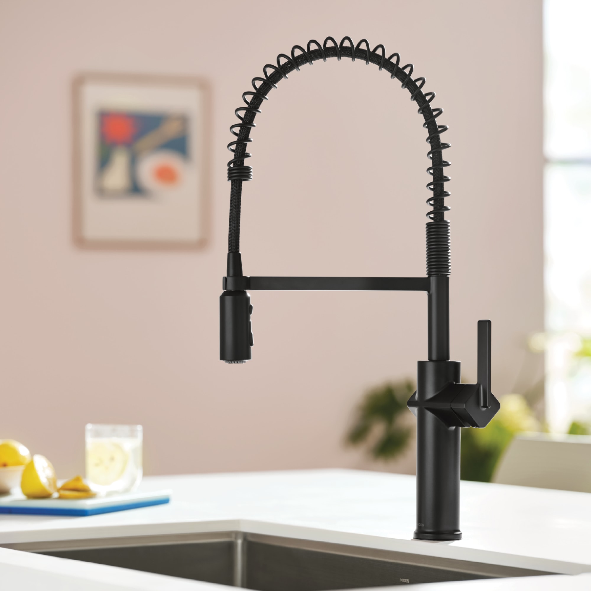 Moen 87580BL Joric Matte Black Single Handle Deck-mount Handle Residential Pull-down Kitchen Faucet with Sprayer ( Deck Plate Included )