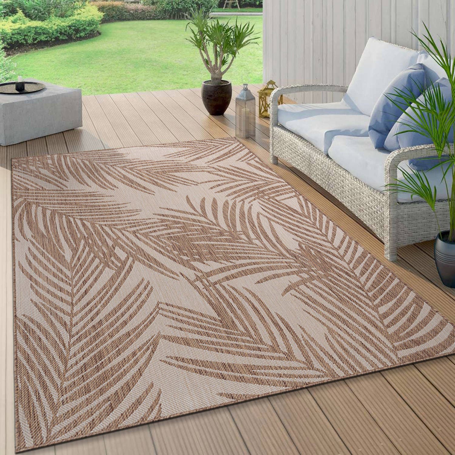 Brown Floral Synthetic Flat Woven Indoor/Outdoor Rug 5' x 7'