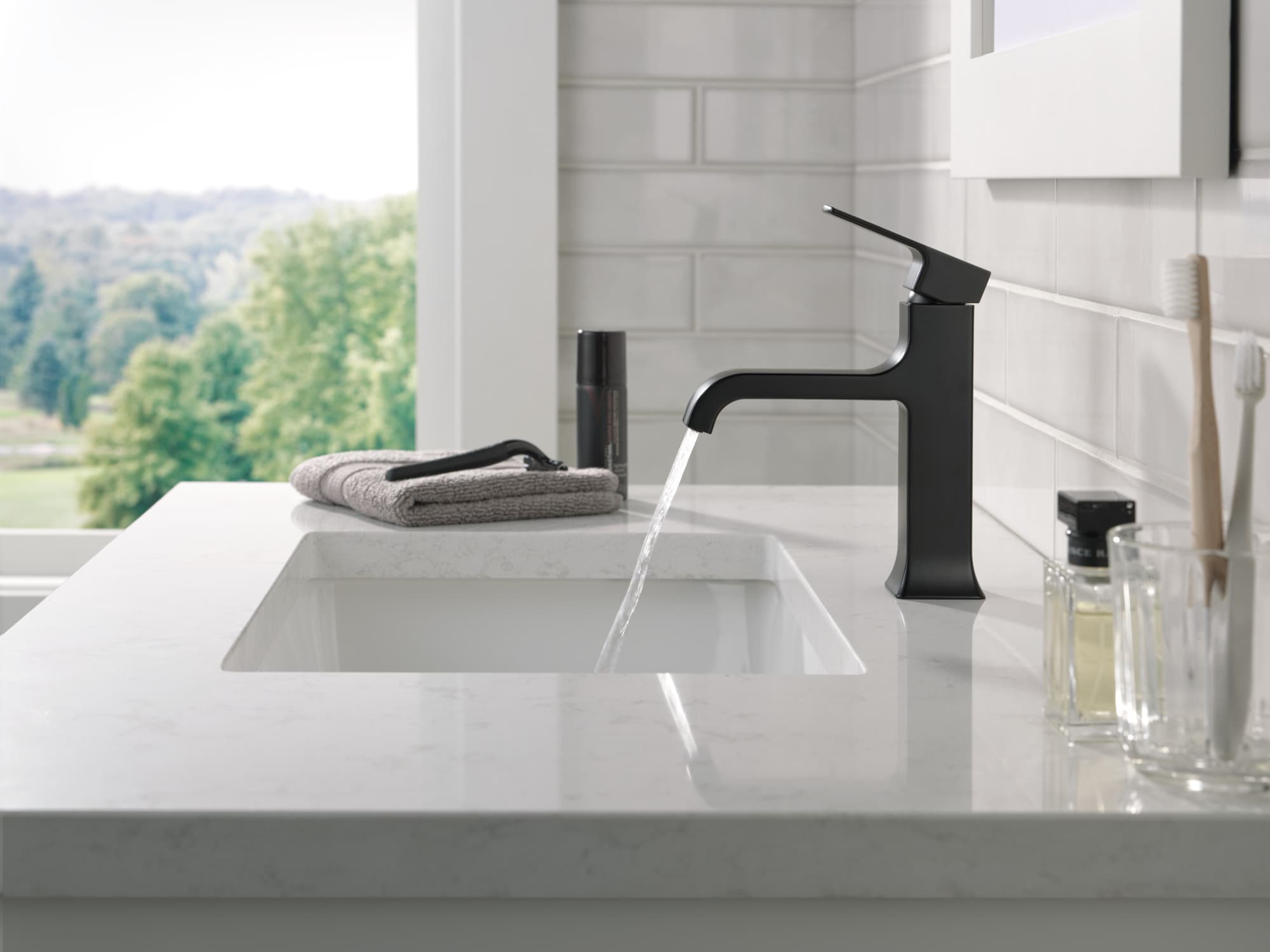 Delta 539-BLMPU-DST Lavatory-Faucets - View #2