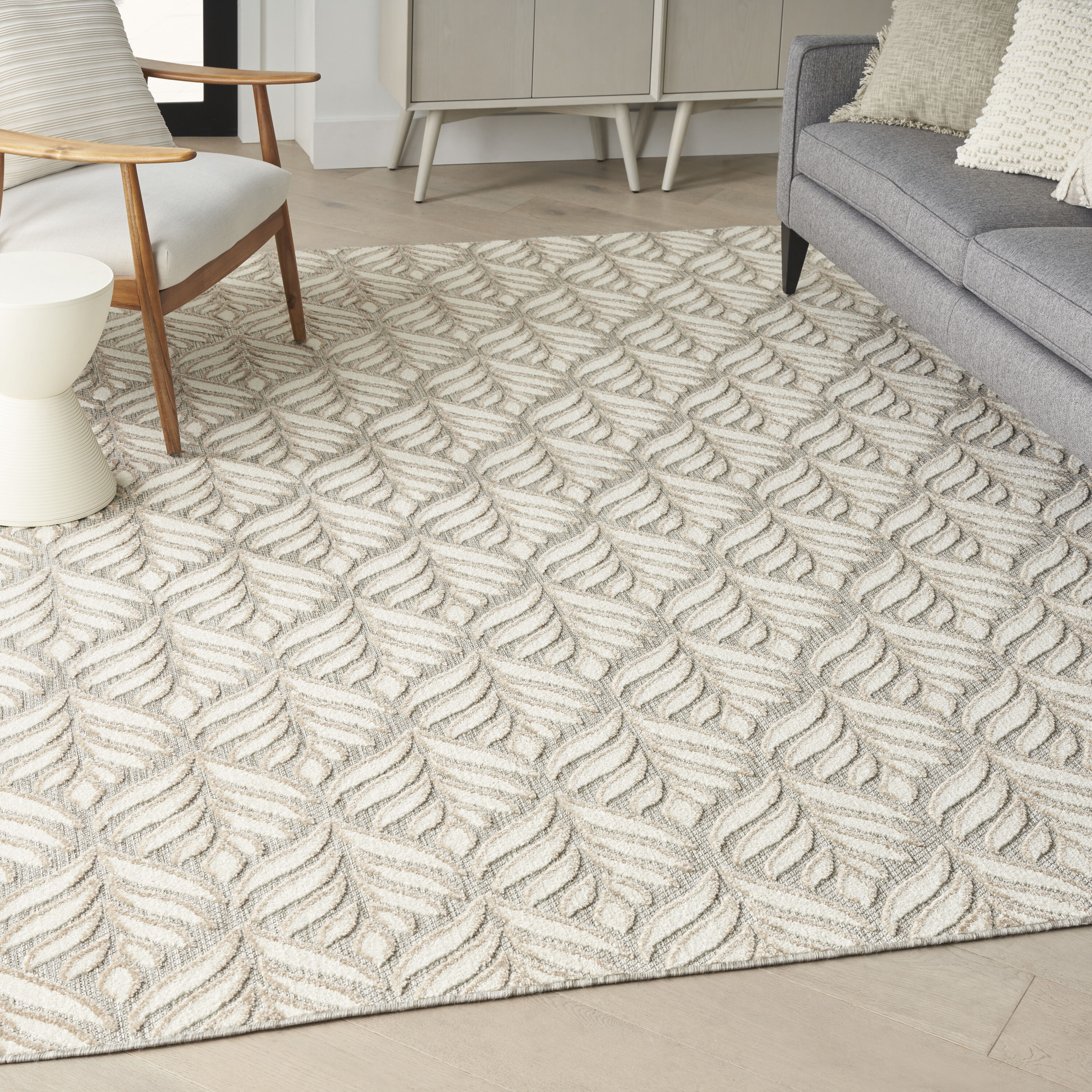 Nourison 099446175137 Aloha 5 x 8 (ft) Loomed Polypropylene Ivory Grey Rectangular Indoor/Outdoor Floral/Botanical Tropical Area rug