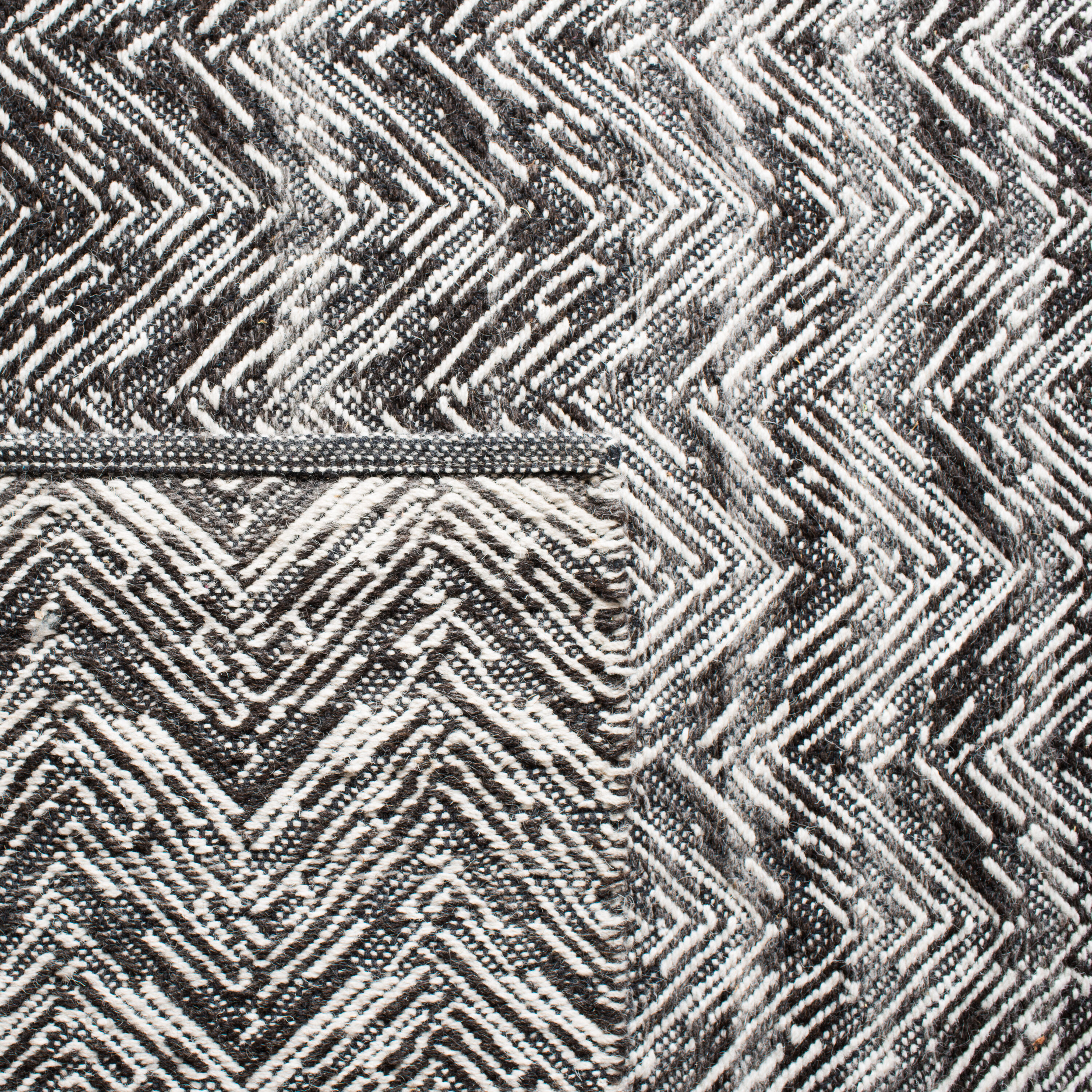 Safavieh KLM401T-5 rugs - View #3
