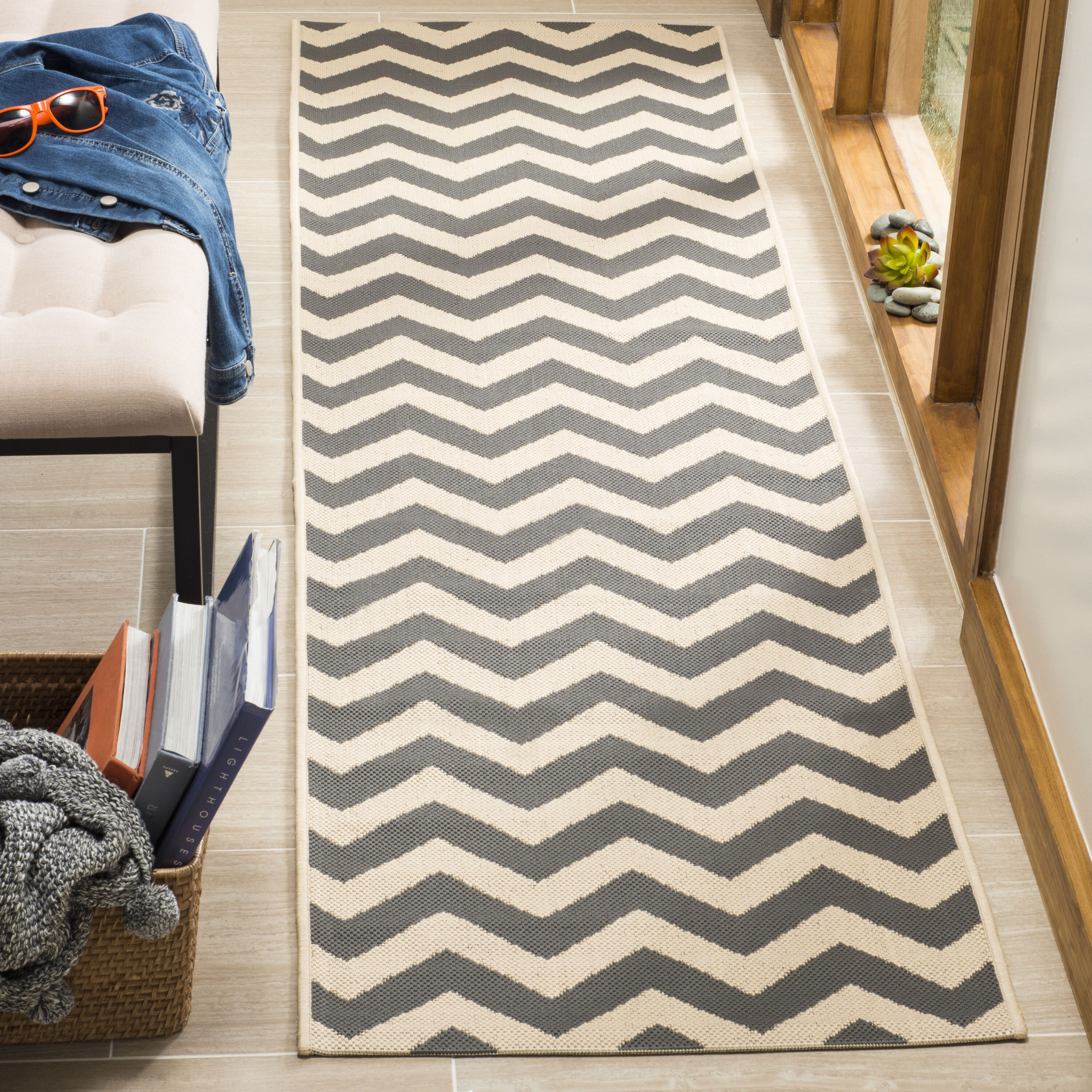 Safavieh CY6244-246-28 Courtyard Aiea 2 x 8 (ft) Loomed Polypropylene Gray/Beige Rectangular Indoor/Outdoor Chevron Coastal Runner rug