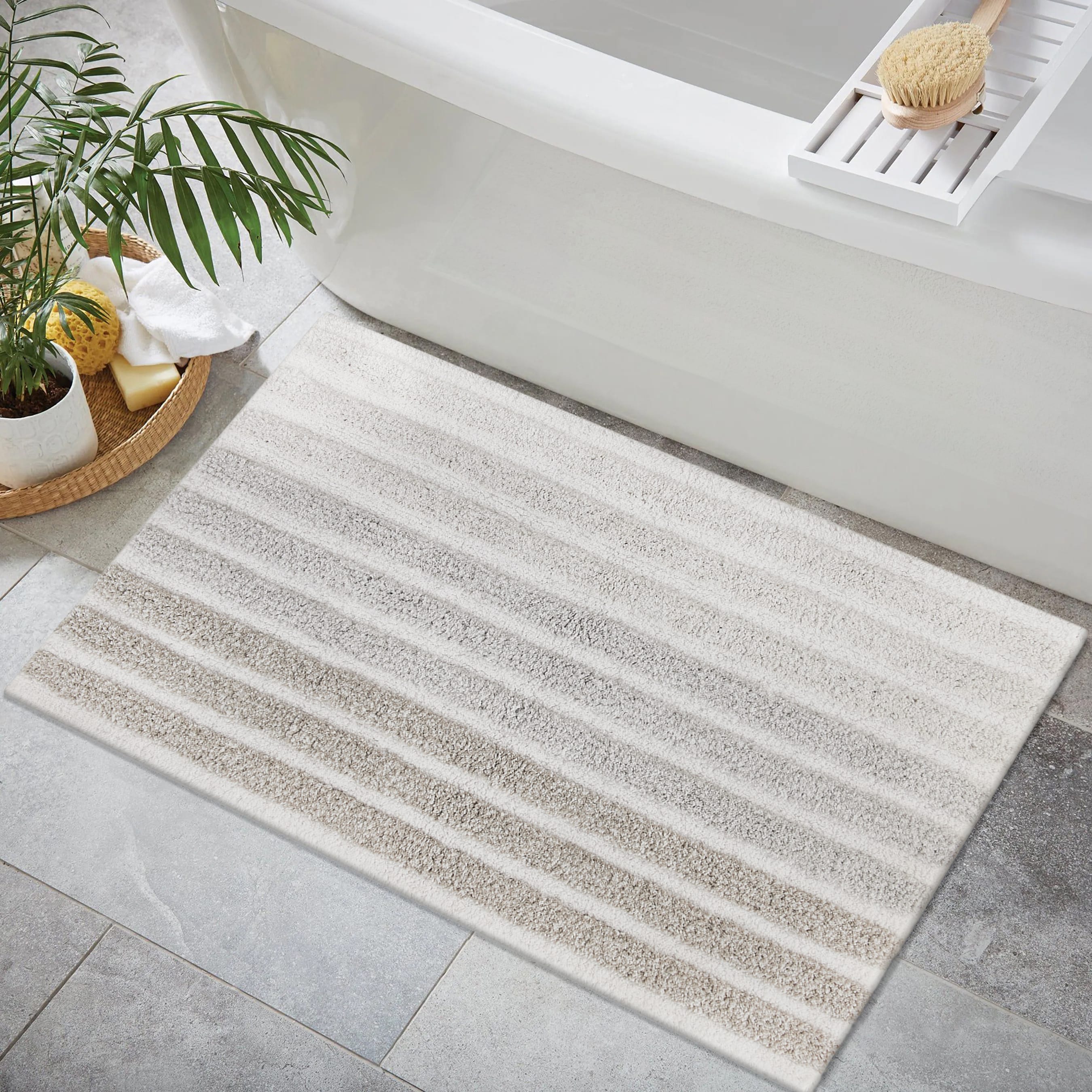 Style Selections 20-in x 30-in Gray Cotton Bath Rug in the Bathroom ...