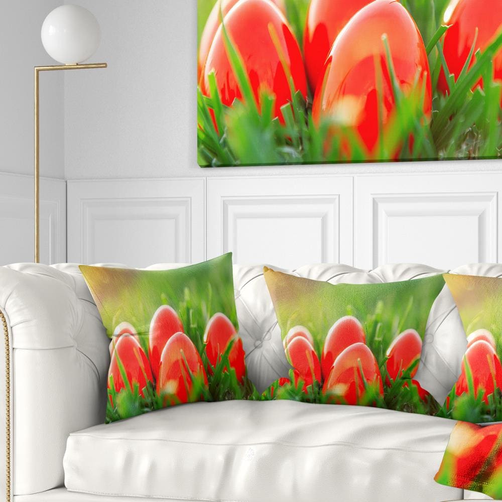 Designart CU9624-18-18 18-in x 18-in Red Square Indoor Decorative Pillow